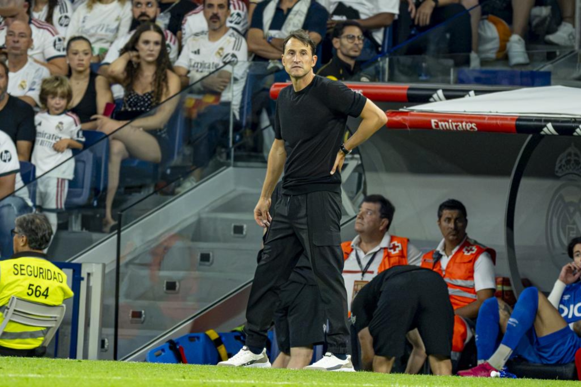 Beñat en la banda del Bernabéu. PABLO MORENO