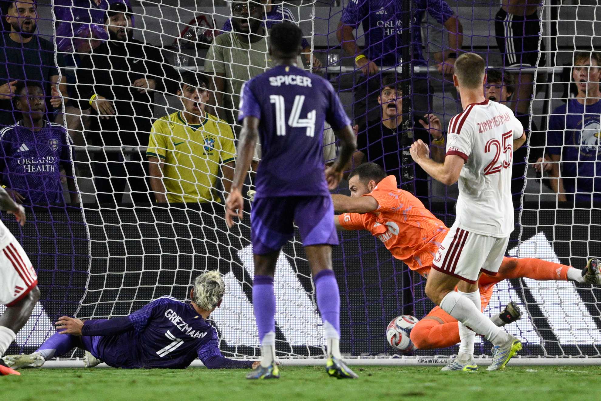 Antoine Griezmann marca el primer gol del Orlando City ante el Toronto FC