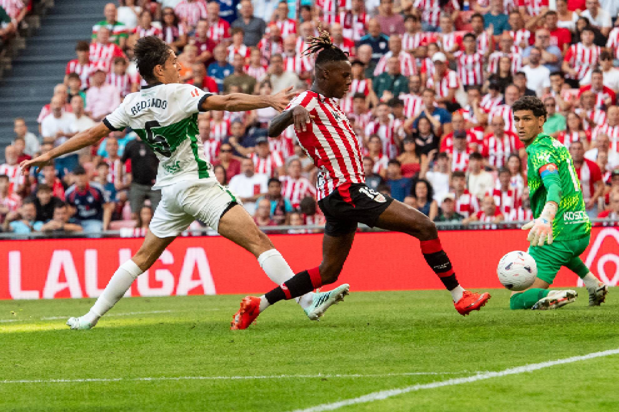 Nico Williams estuvo muy activo en el partido ante el Elche