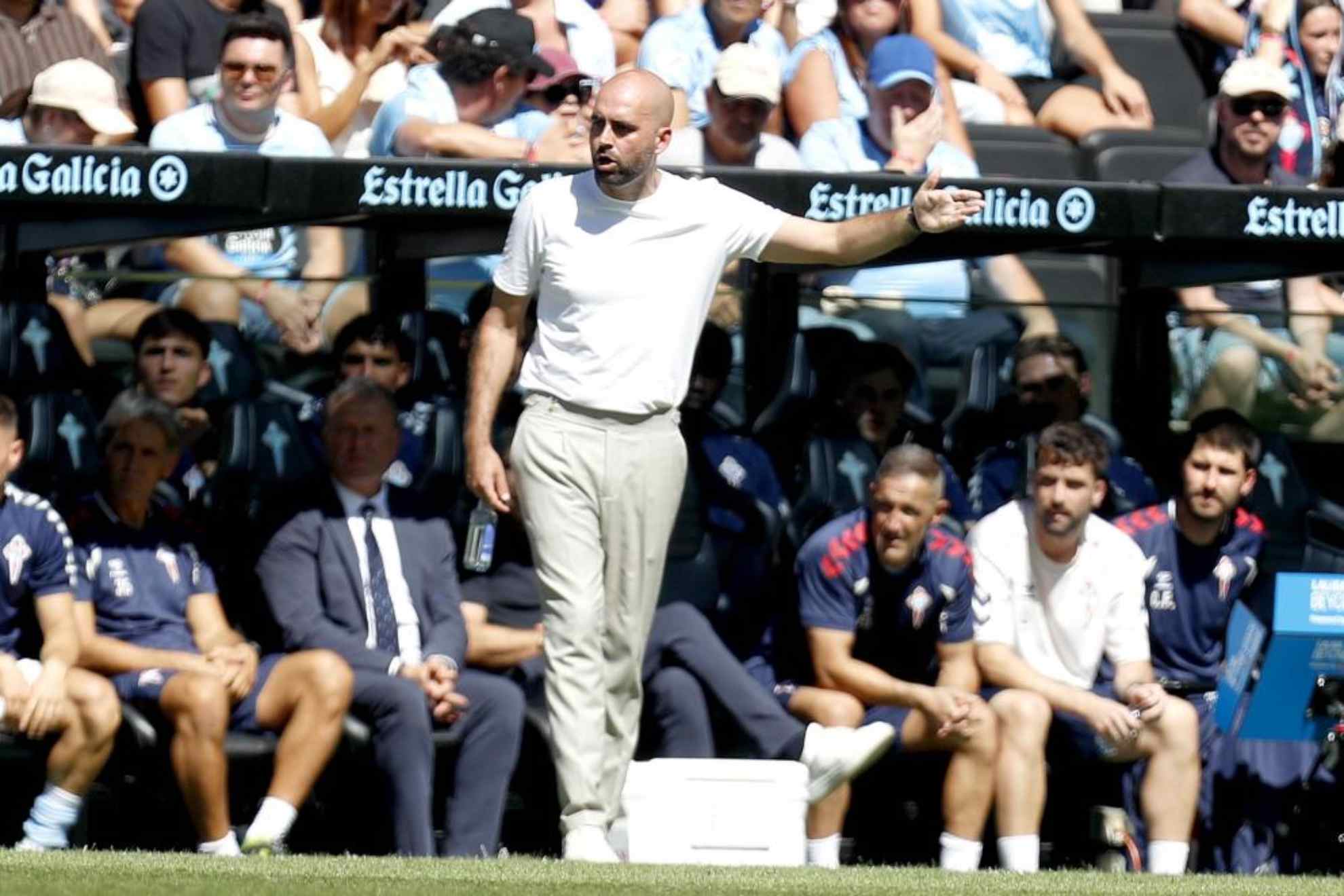 Claudio Giráldez, en un momento del partido contra el Málaga.