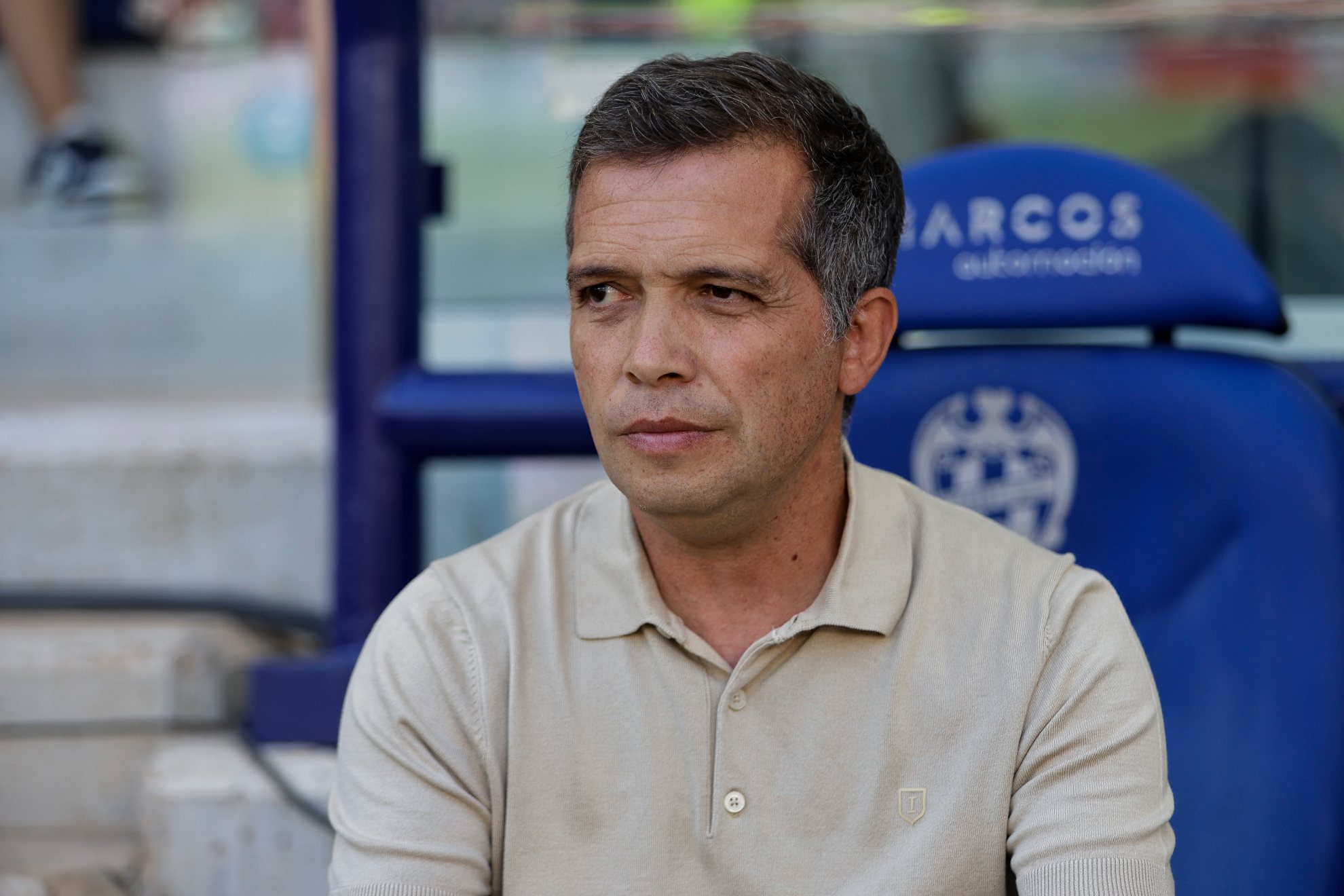Luís Castro, durante el partido Levante - Barcelona.