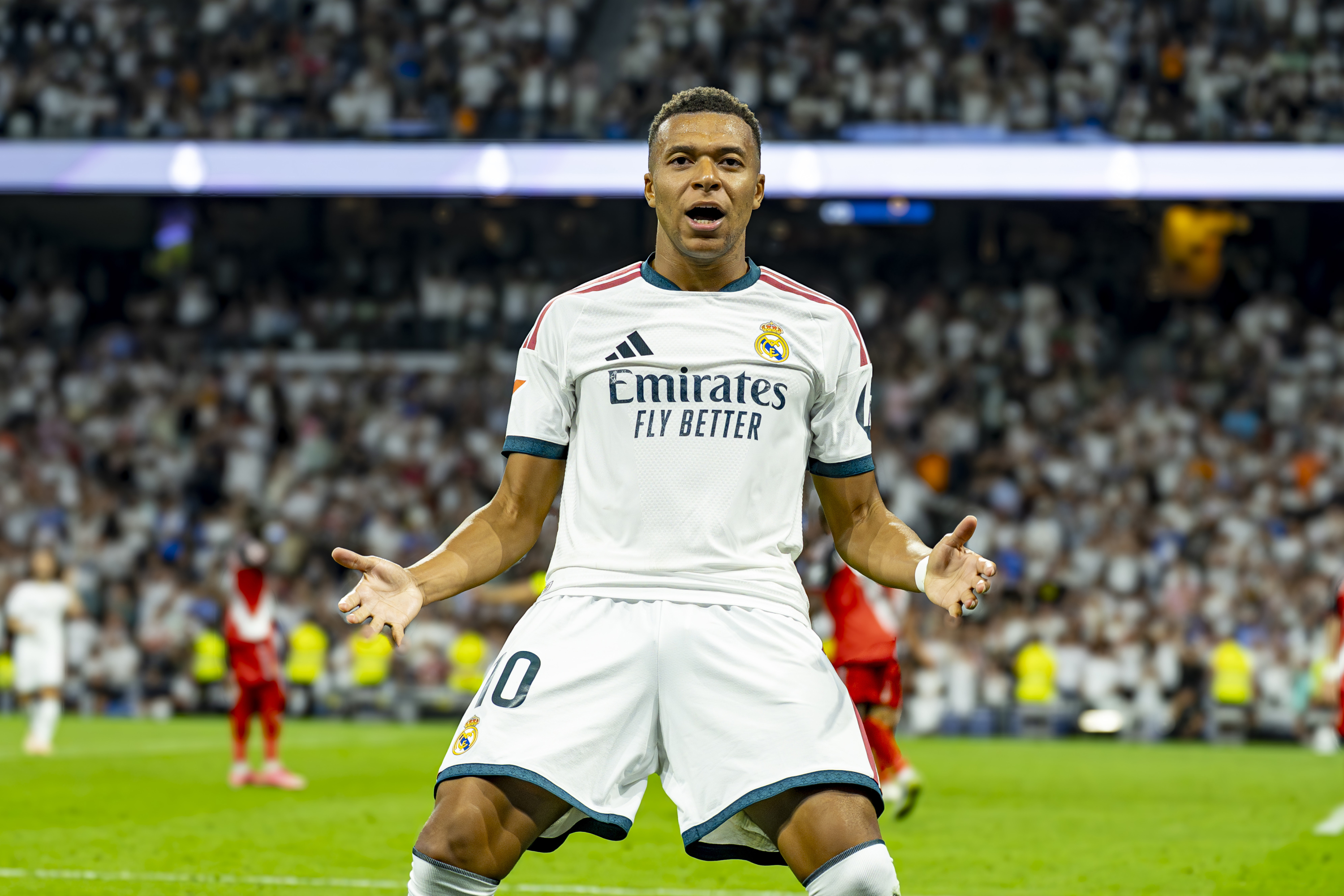 Partido de LaLiga EA Sports jornada 6 entre el Real Madrid y el Rayo Vallecano en el Santiago Bernabeu.