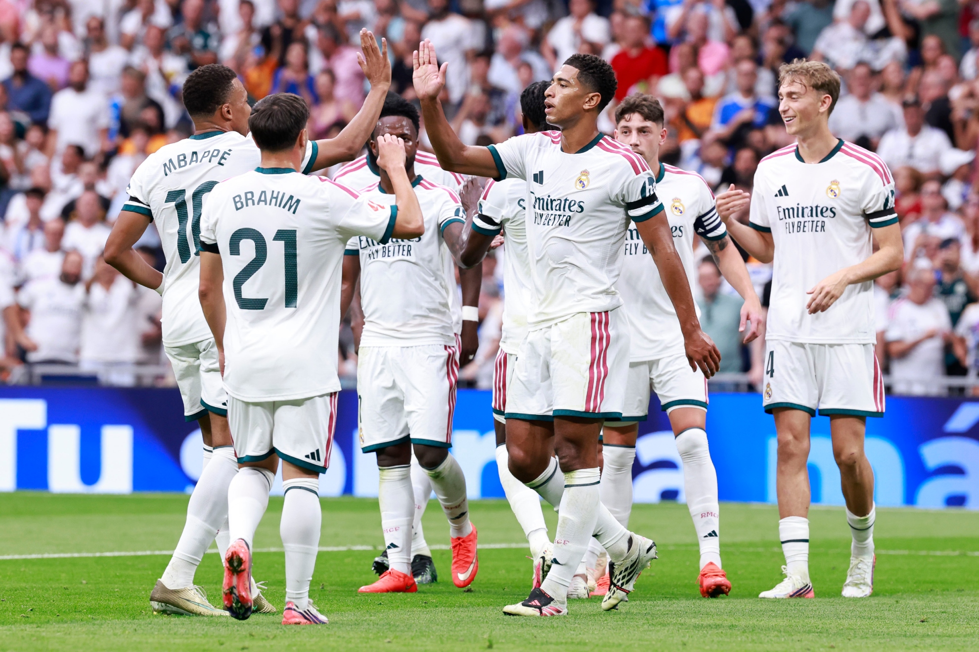 Jugadores del Madrid celebrando un gol.
