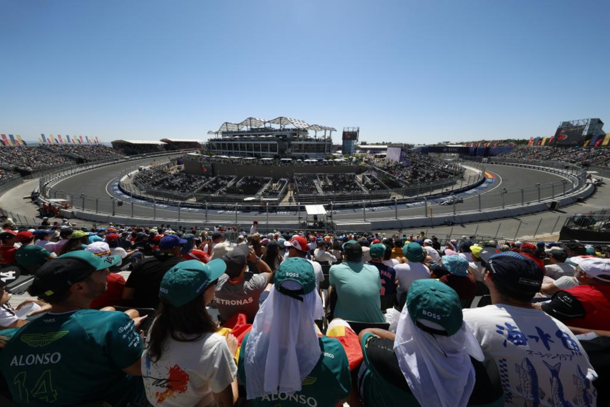 Vista de La Monumental con los F1 en pista.