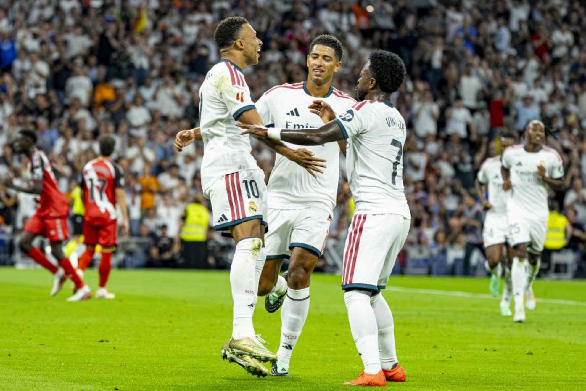 Mbappé, Bellingham y Vinicius, celebrando un gol ante el Rayo Vallecano