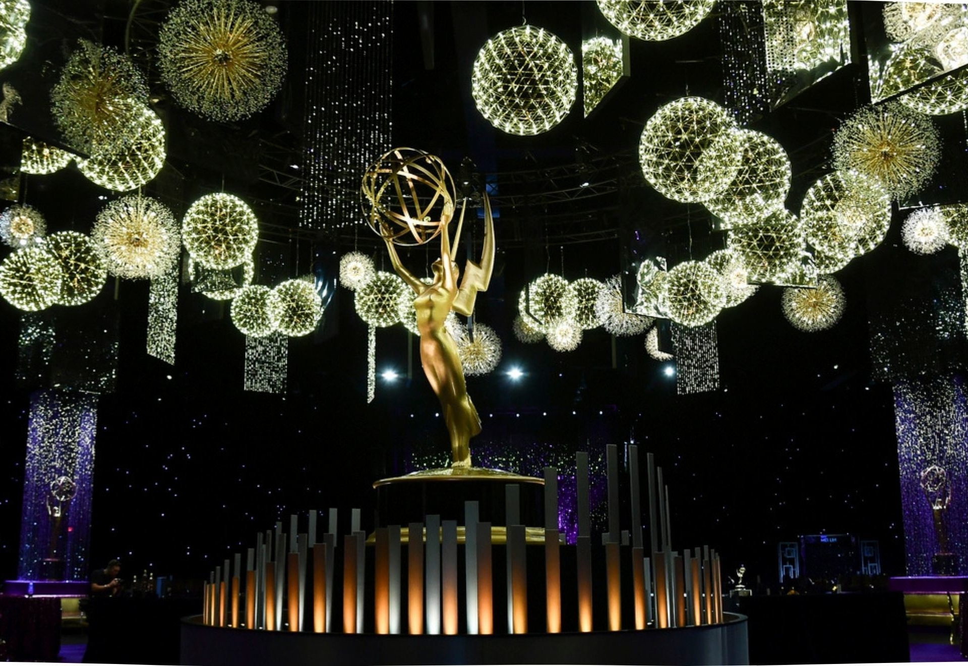 La gran noche de los premios de la pequeña pantalla ha llegado con 'The Pitt', 'Hacks', 'Window's Bay' y 'Pluribus' como favoritos