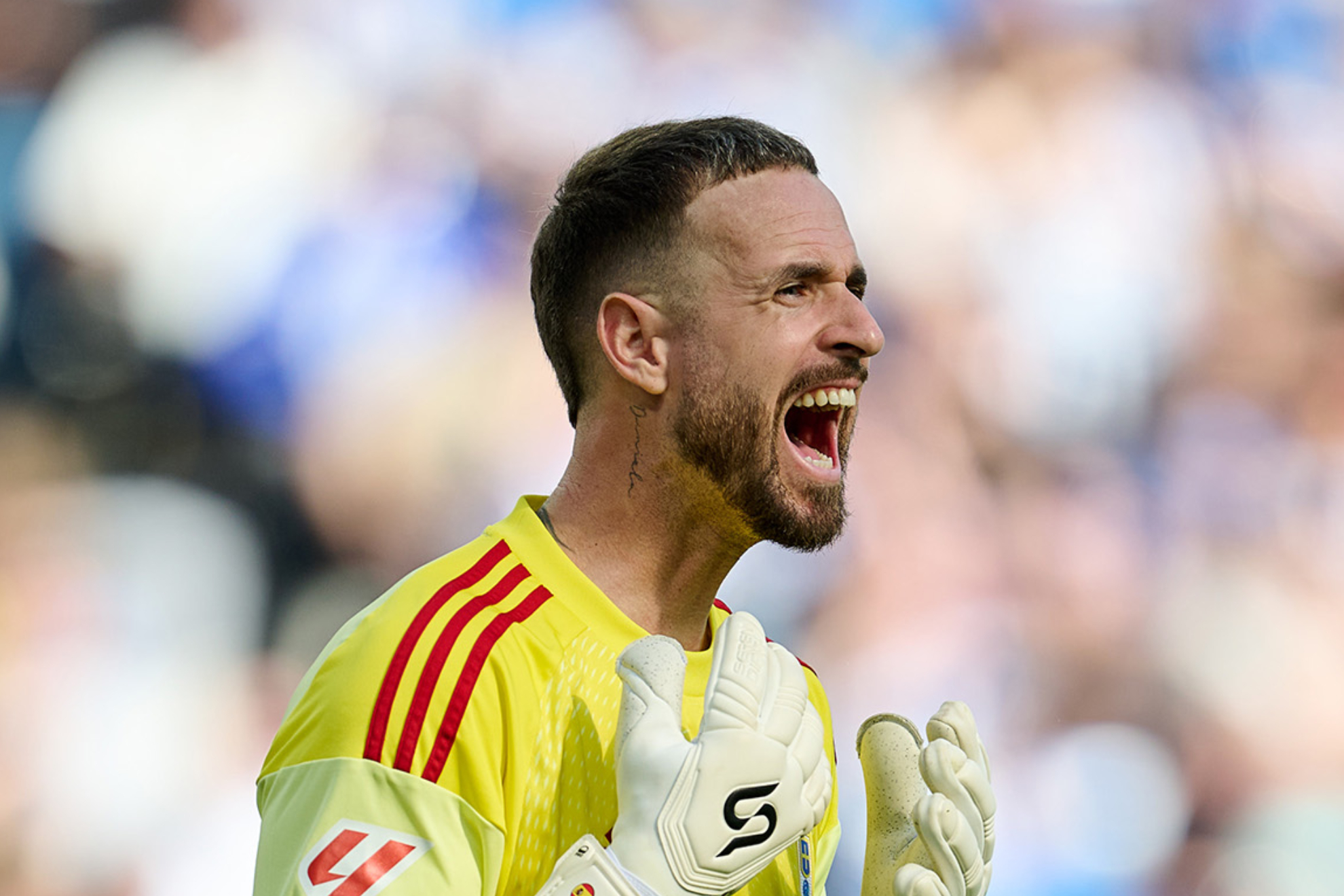 Aarón Escandell, portero del Real Oviedo. LALIGA