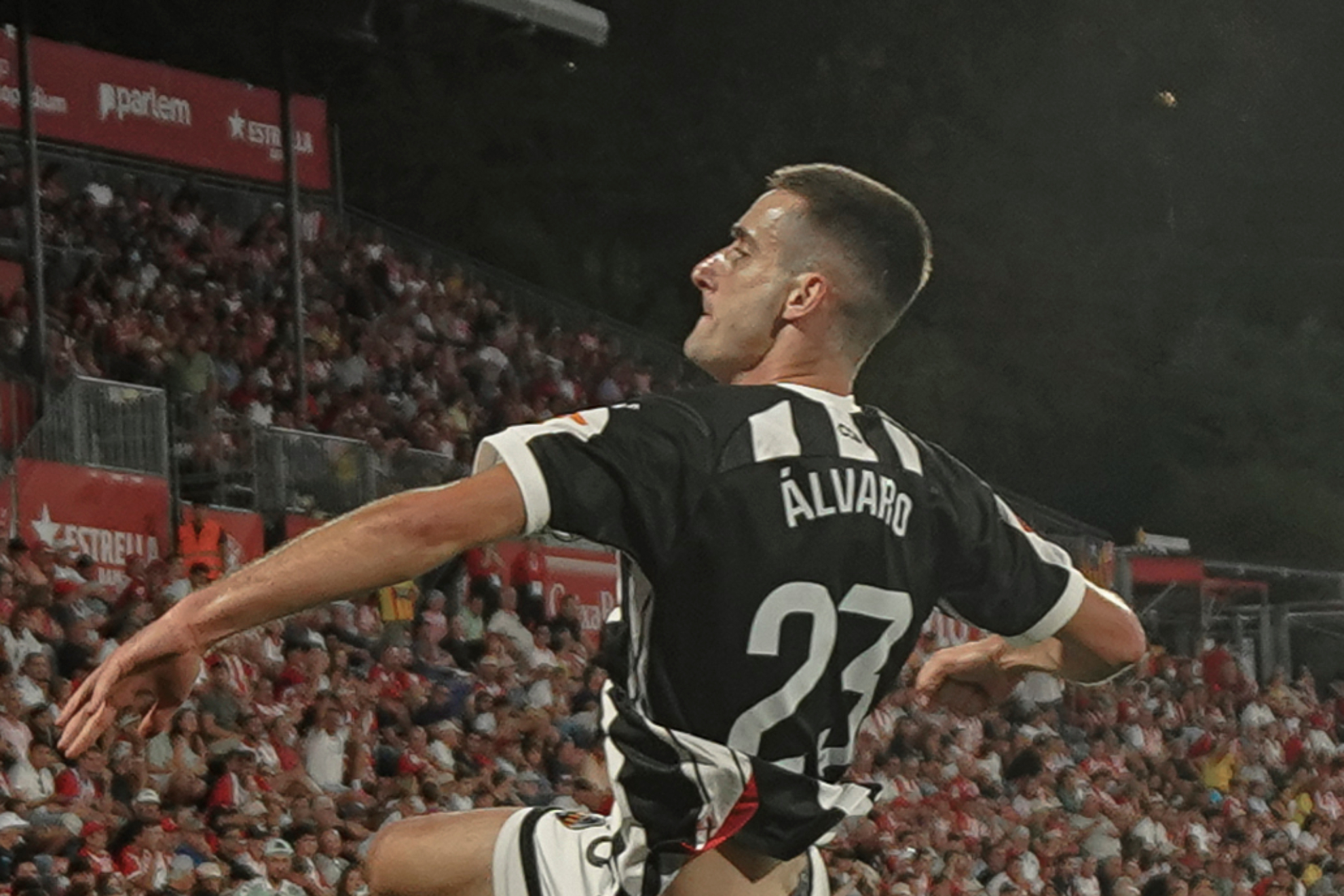 Álvaro García celebra el gol de la victoria del Castellón. CD CASTELLÓN