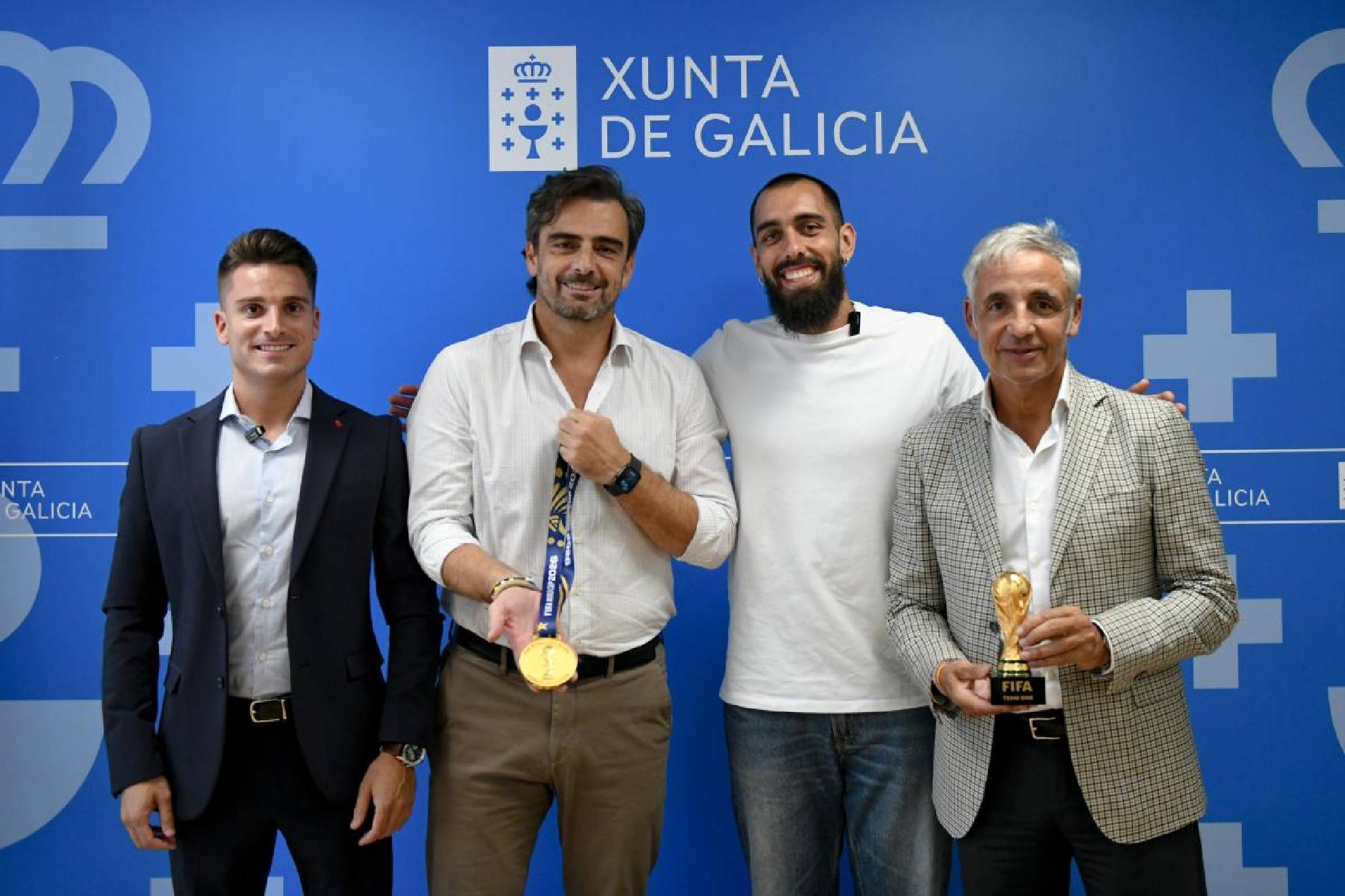 Borja Iglesias recibió un caluroso homenaje tras ser campeón del mundo
