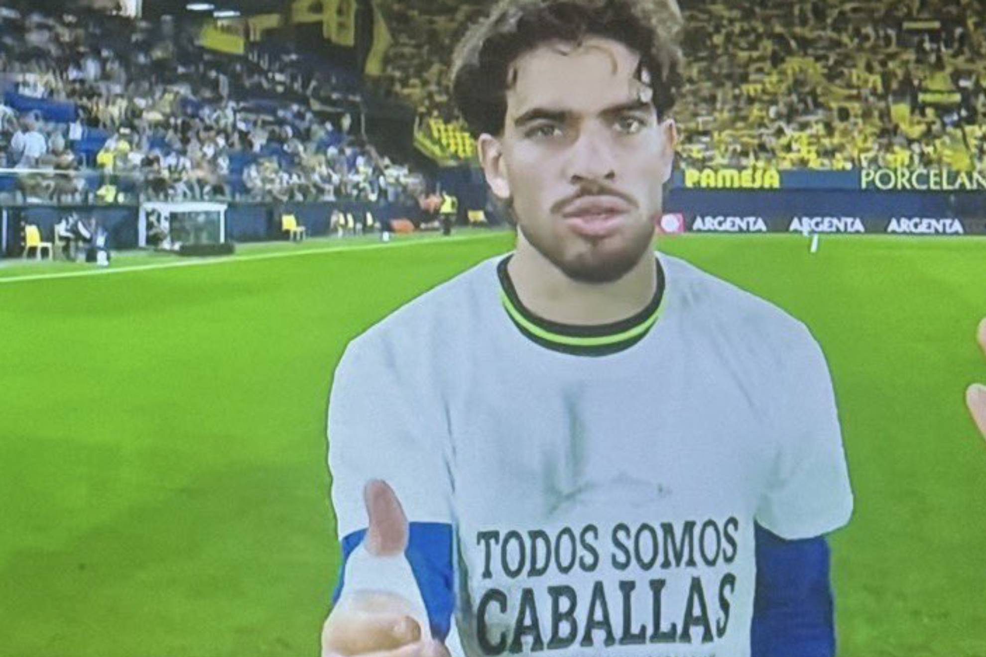 Insultos y amenazas a Abde por lucir una camiseta de apoyo a Ceuta: "Traidor, cobarde, es Marruecos..." Disney