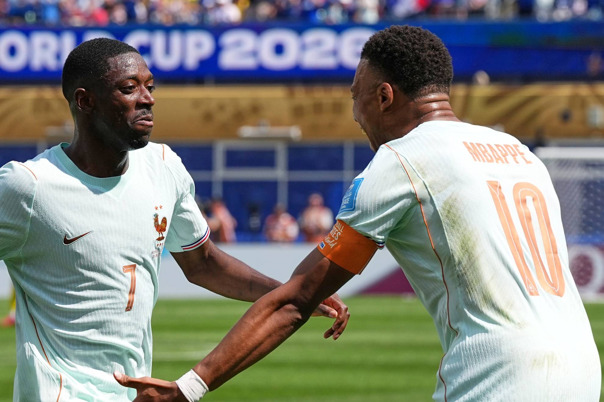 Francia se rompe por la supuesta "traición" de Mbappé a Dembélé: "Las palabras son fuertes" AP Photo/Martin Meissner