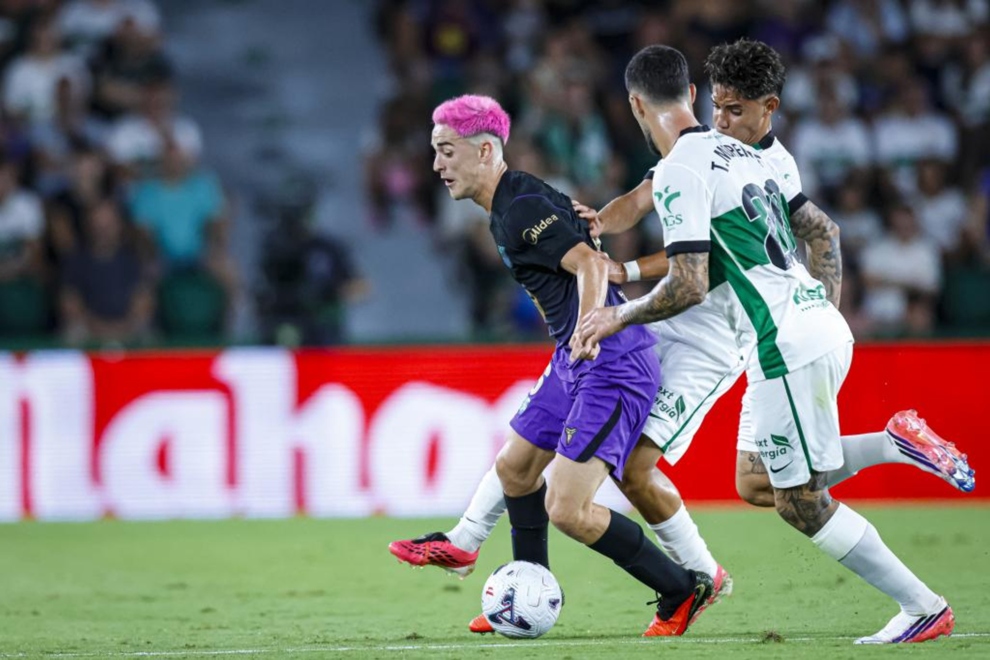Gavi, en el encuentro contra el Elche. ABEL F. ROS