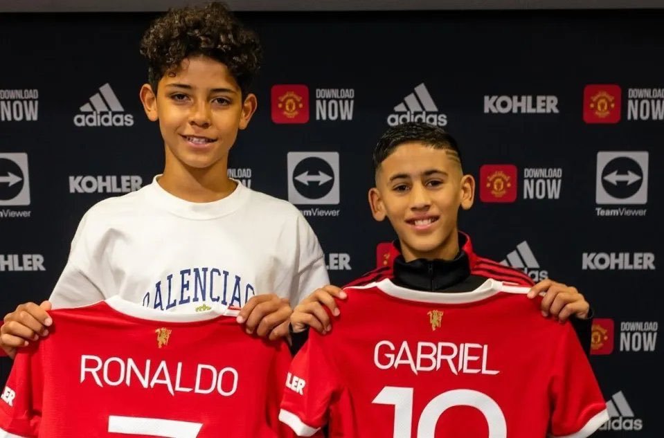 JJ Gabriel junto a CR Jr.