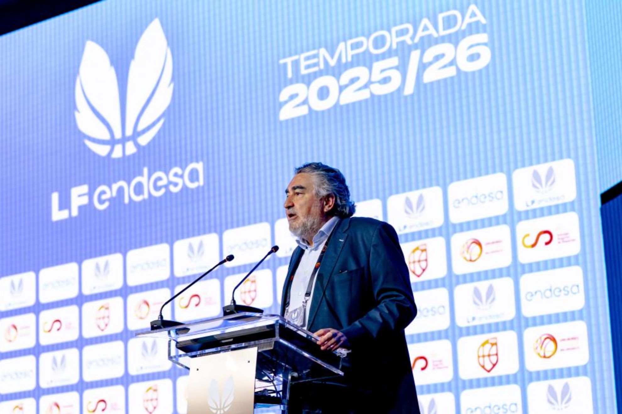 José Manuel Rodríguez Uribes (57), en la presentación de la Liga femenina de baloncesto ALBERTO NEVADO