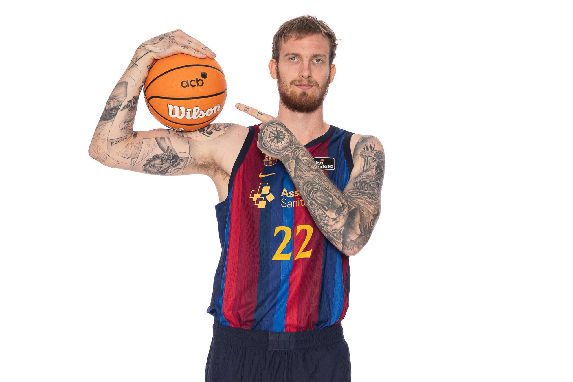 Olek Balcerowski, en la sesión oficial de fotos del Barcelona para la Liga Endesa. ACB PHOTO