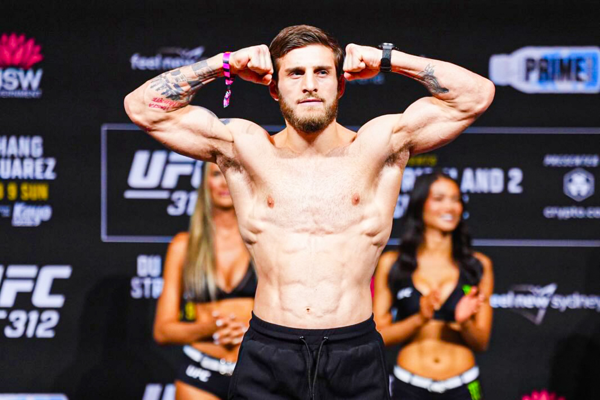 Aleksandre Topuria, durante un pesaje ceremonial de la UFC. UFC.