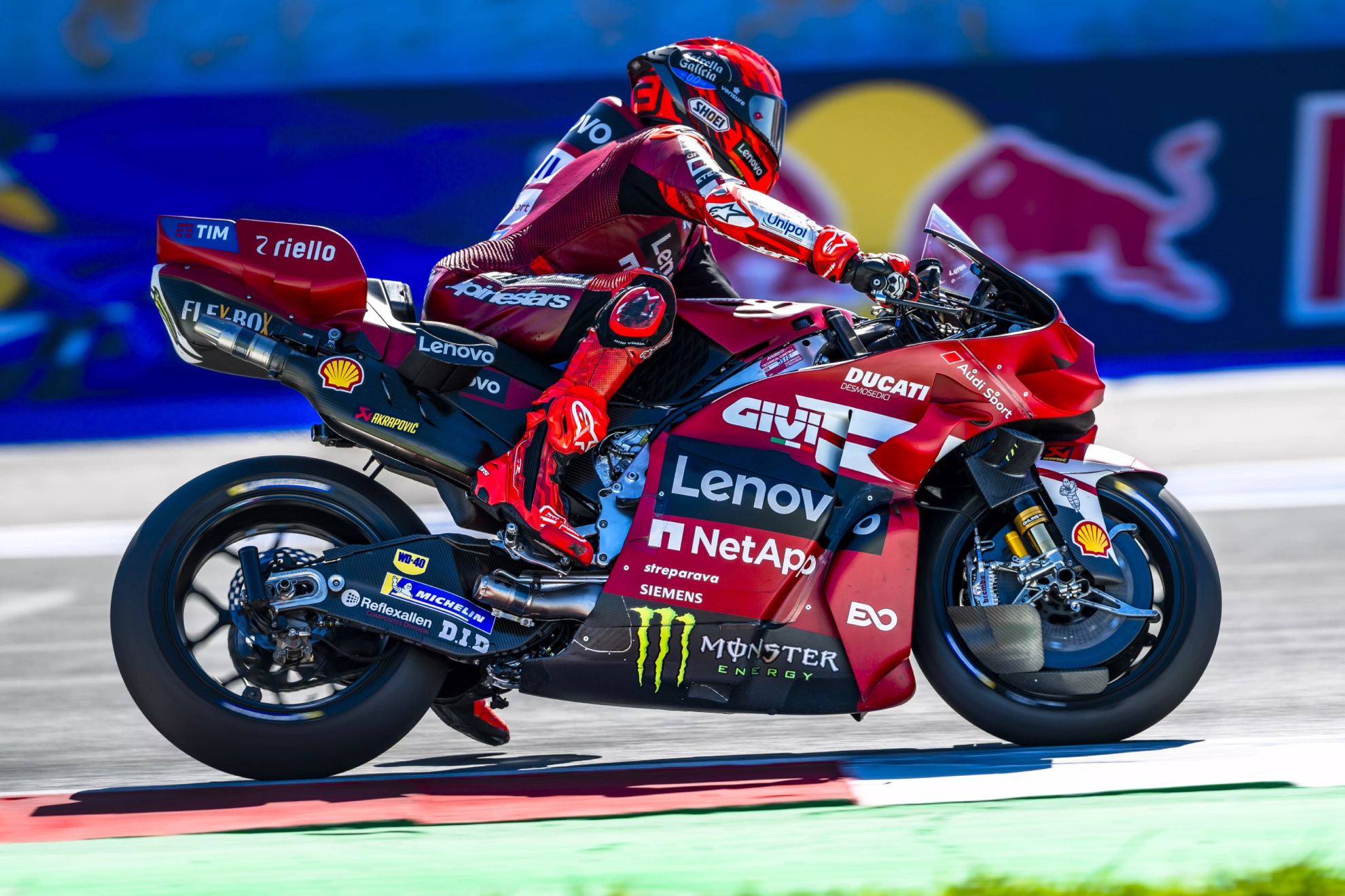 Marc Márquez, en una de las curvas de Misano. DUCATI MEDIA HOUSE
