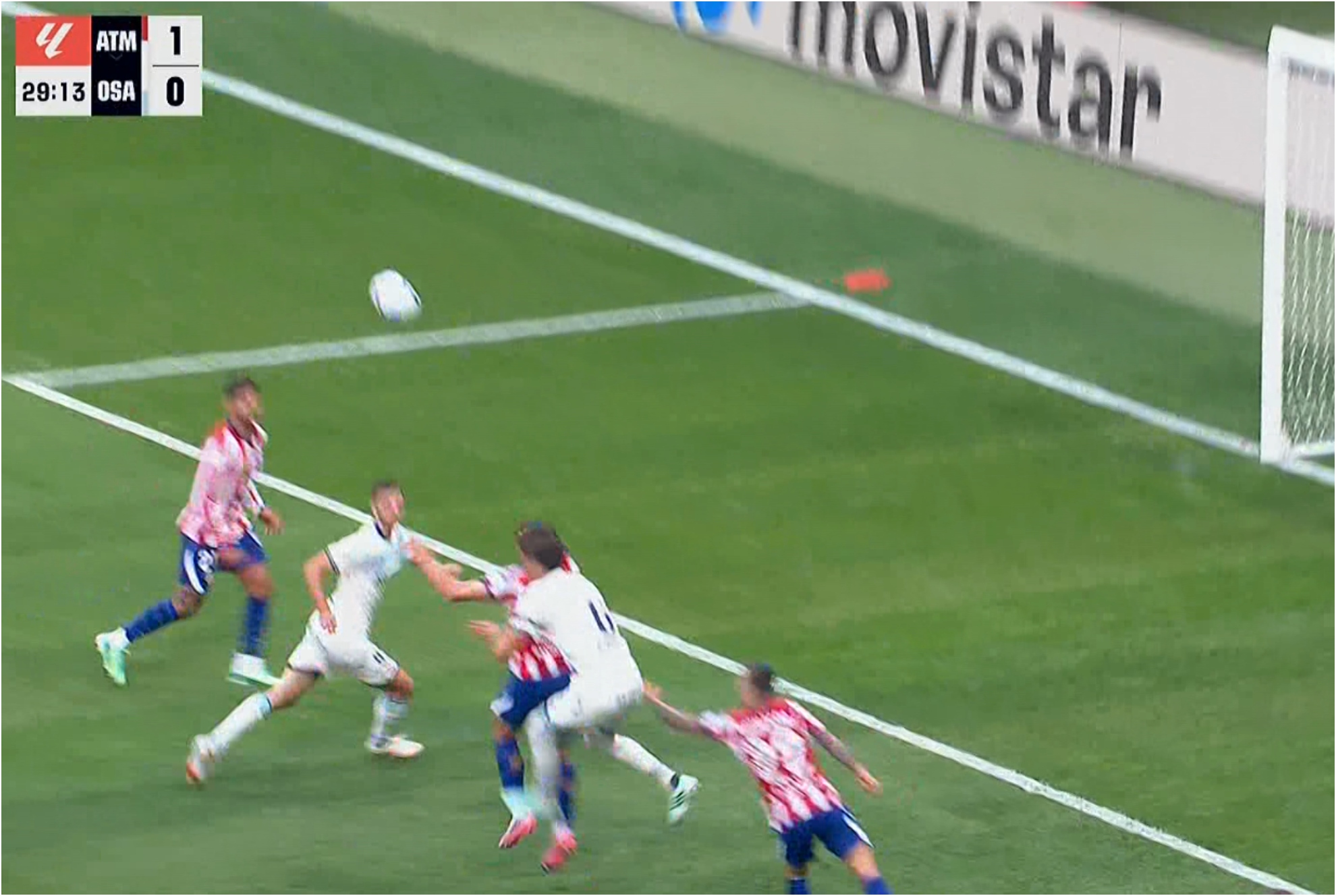 La imagen del salto entre Torró y Le Normand.