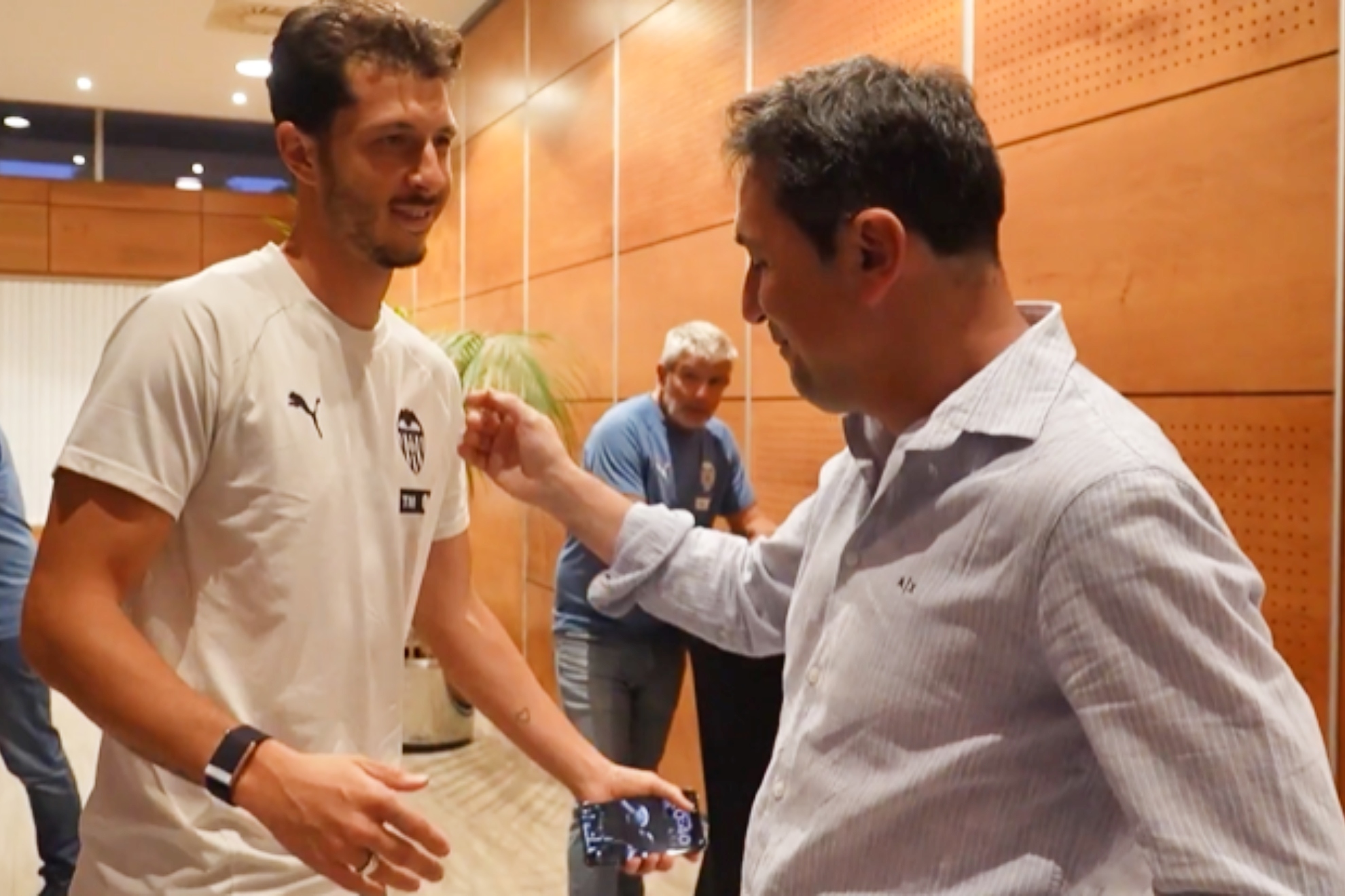 Guido y Braulio en sui primer contacto en Vitoria antes del partido del Alavés. VCF