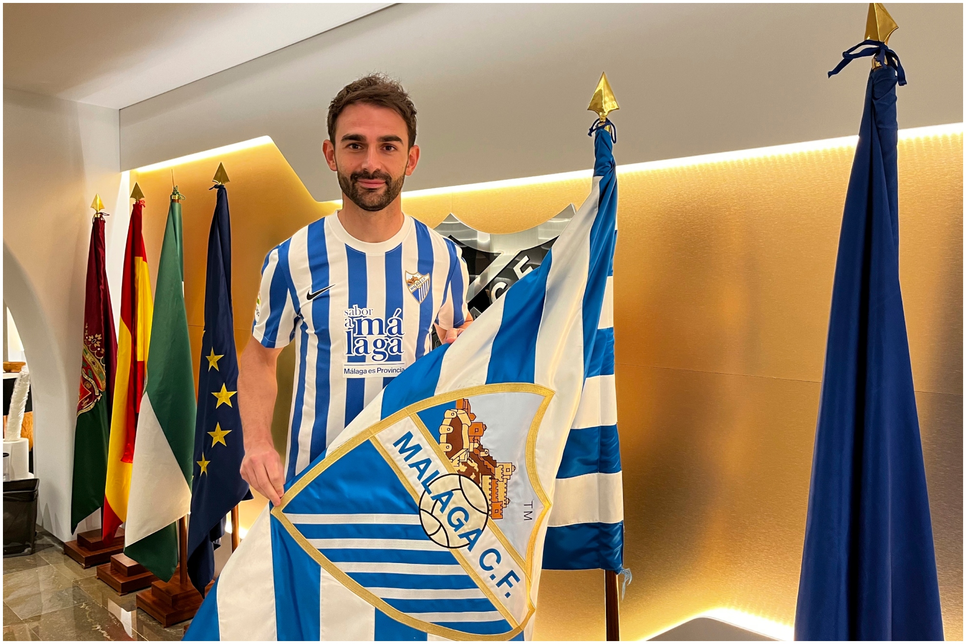 Adrián López durante su etapa como jugador del Málaga.