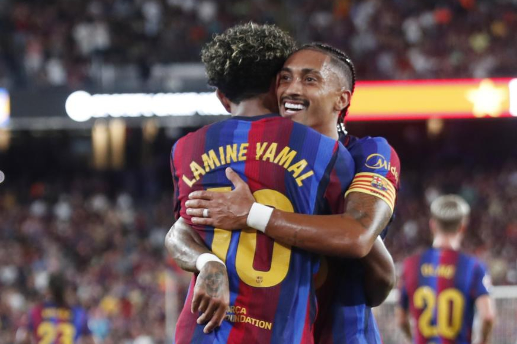 Raphinha y Lamine. FRANCESC ADELANTADO