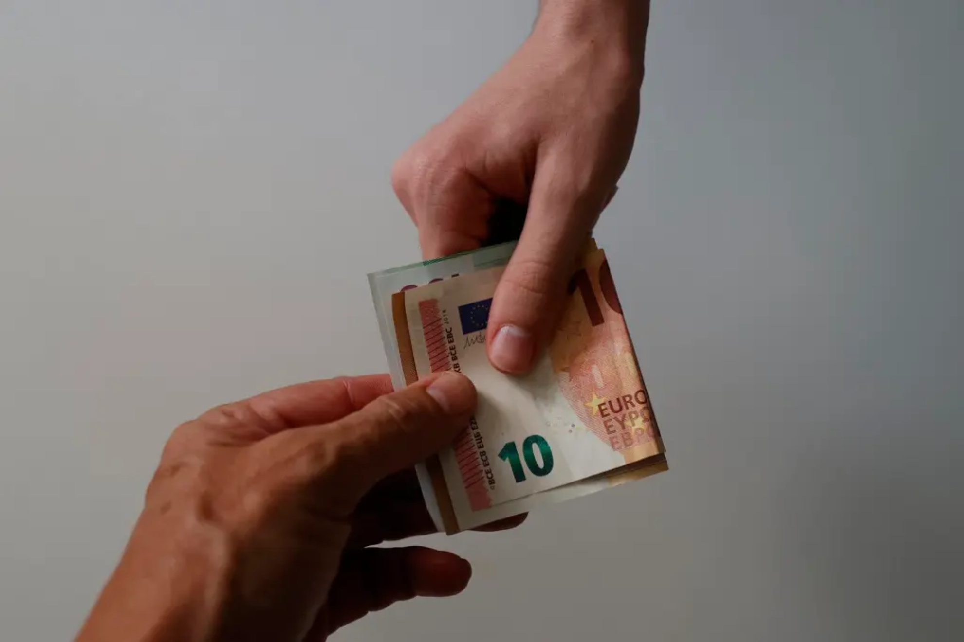 Intercambio de dinero EFE