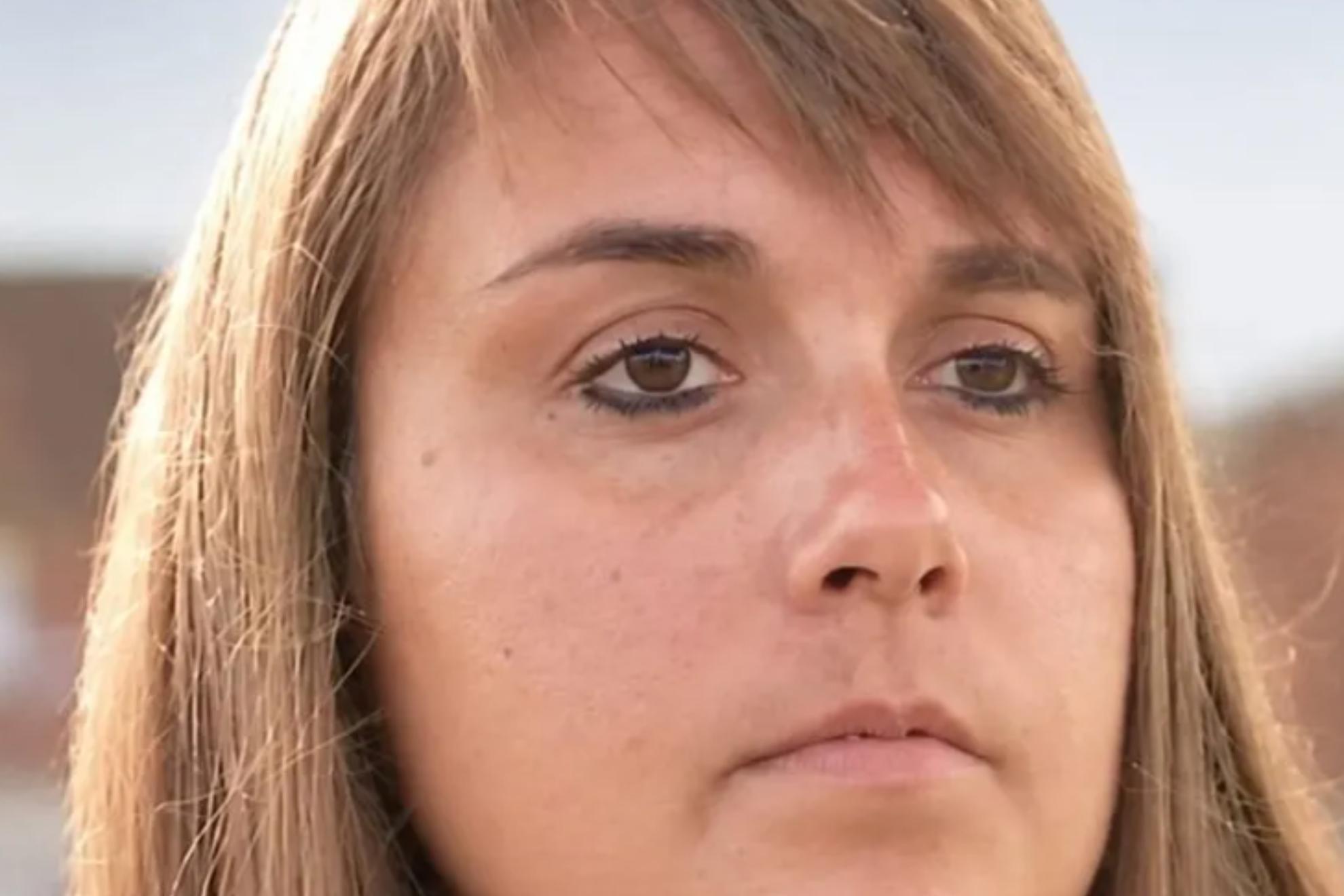 Becky Jones, la mujer que recibió quimioterapia por un cáncer que nunca tuvo. CAPTURA DE PANTALLA