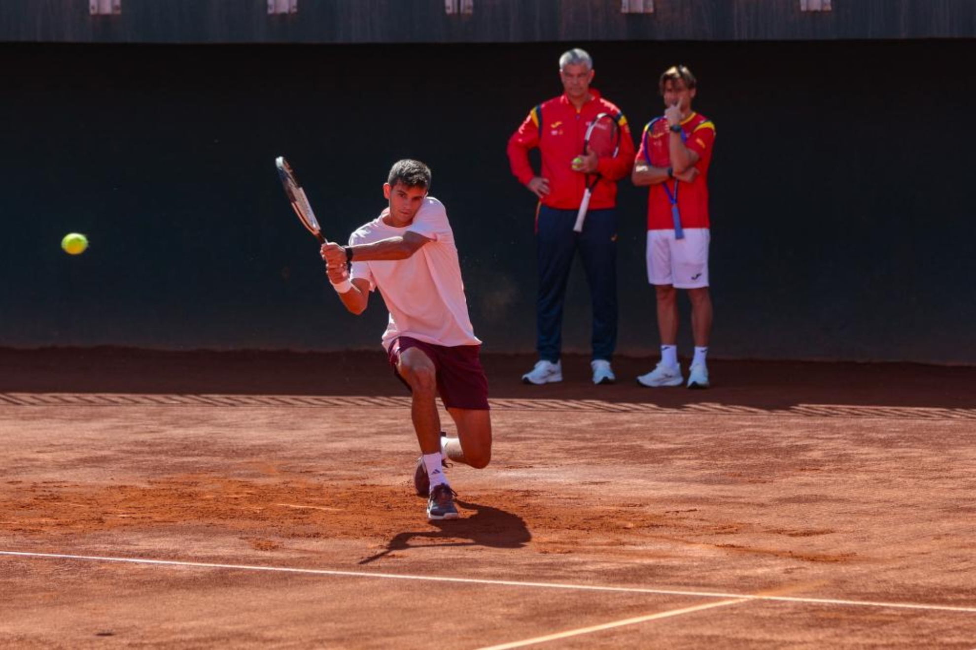 Rafa Jódar entrenando los días previos a la eliminatoria. EFE