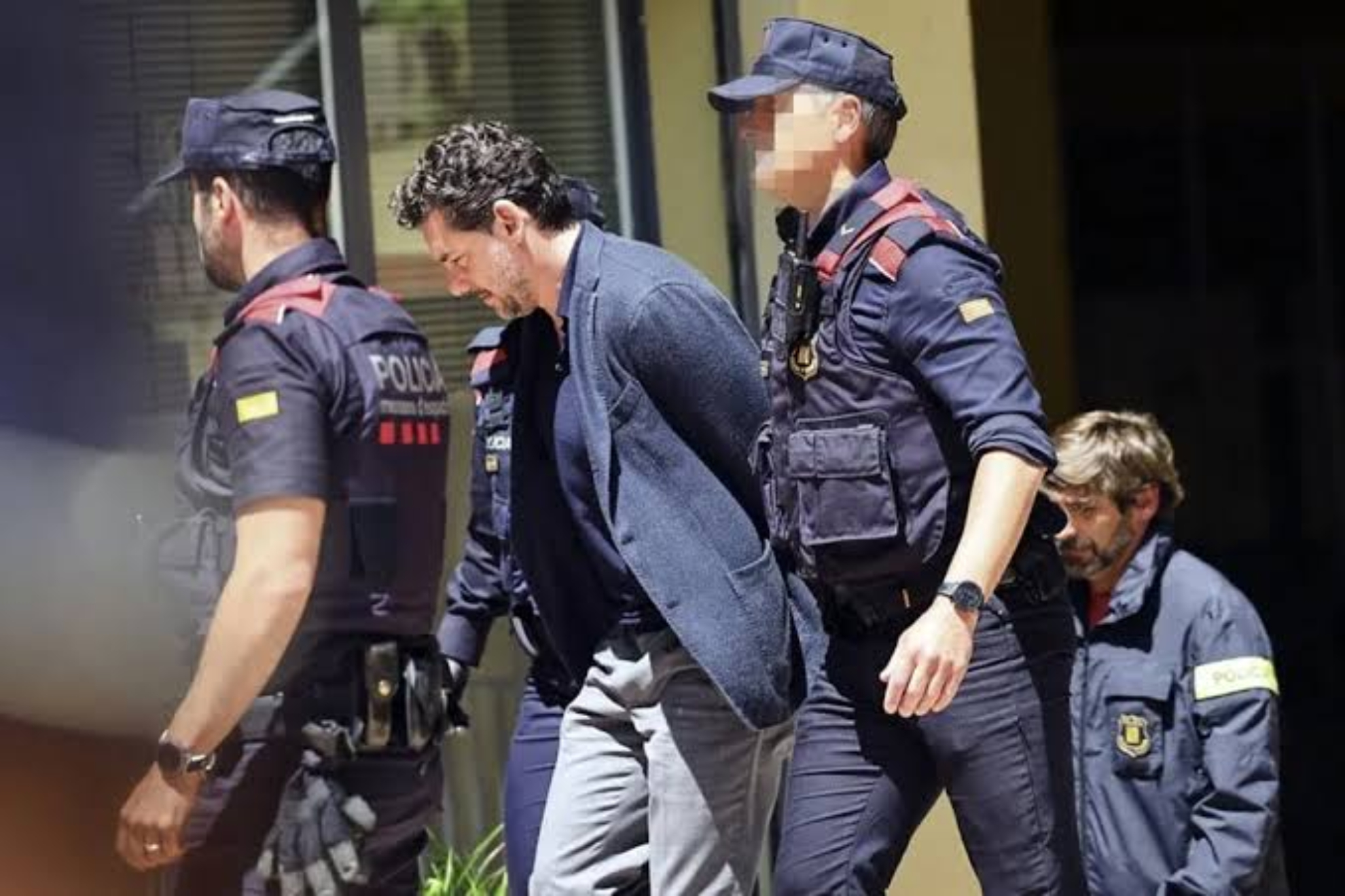 Jonathan Andic saliendo esposado EFE
