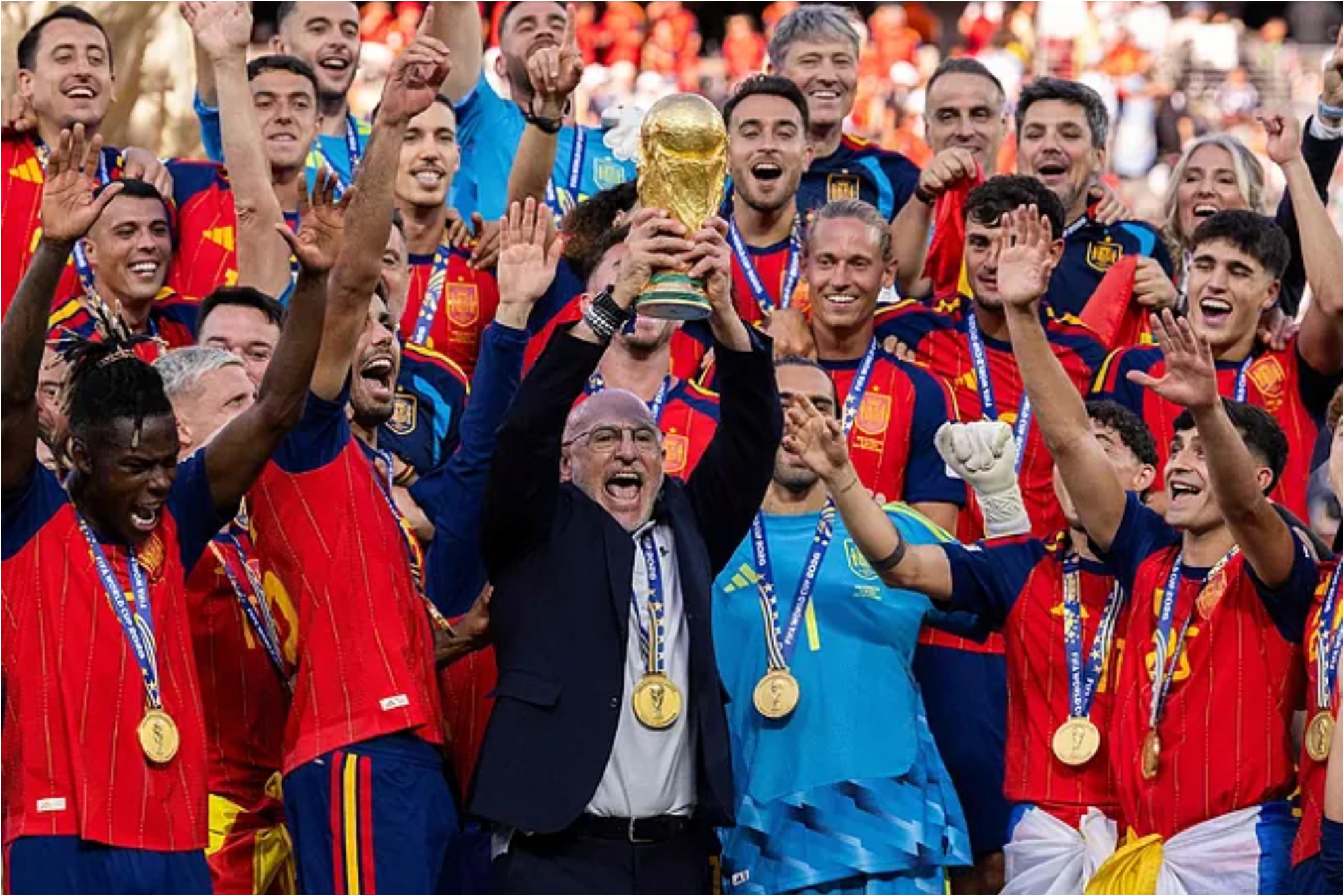 Luis de la Fuente celebrando la copa del Mundo