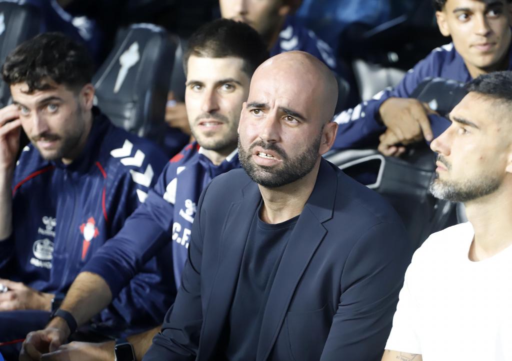 Claudio Giráldez, durante un partido con el Celta. JORGE LANDIN