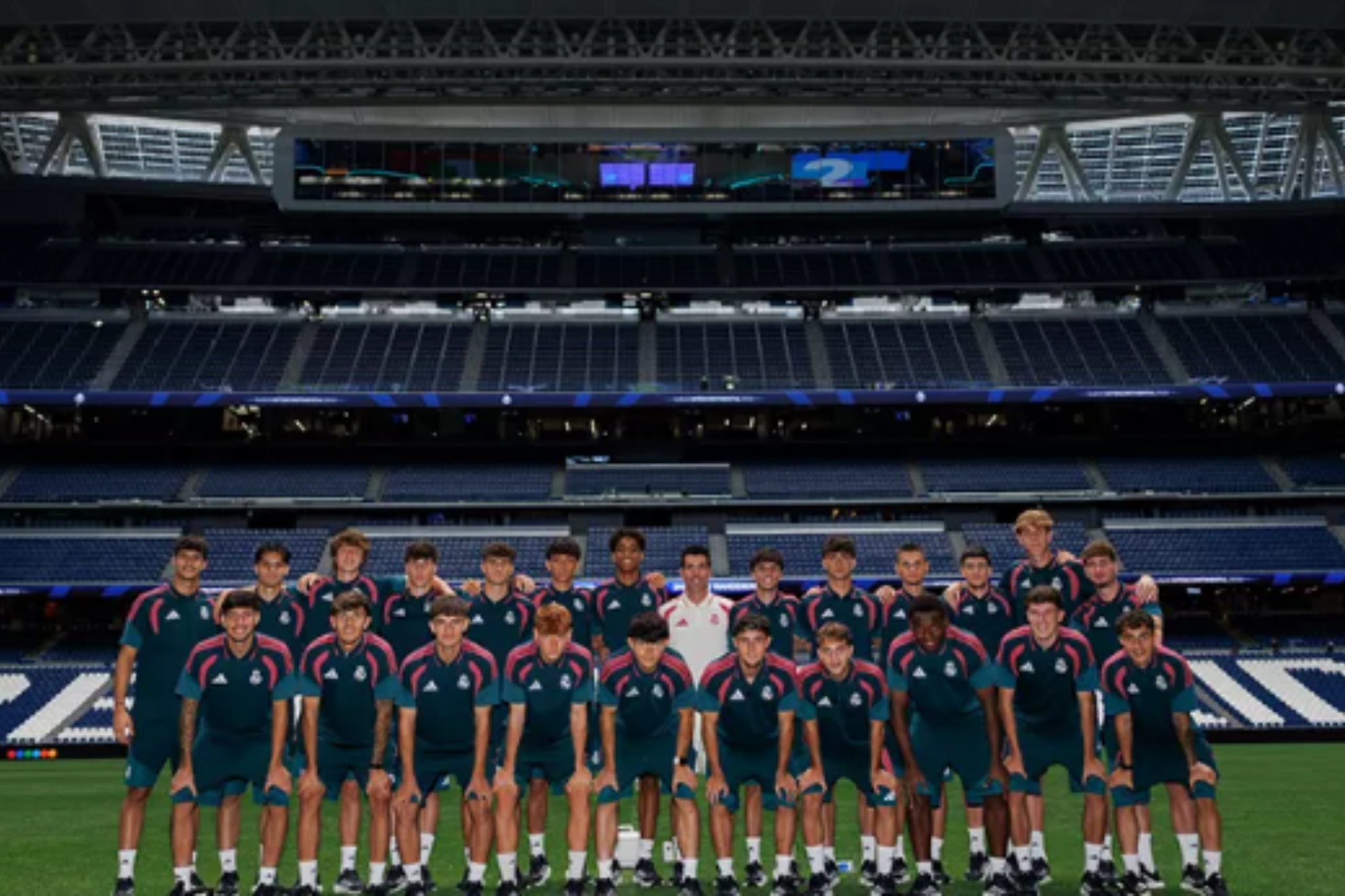 El equipo del Madrid que disputará la Intercontinental, ayer en el Bernabéu. REALMADRID.COM