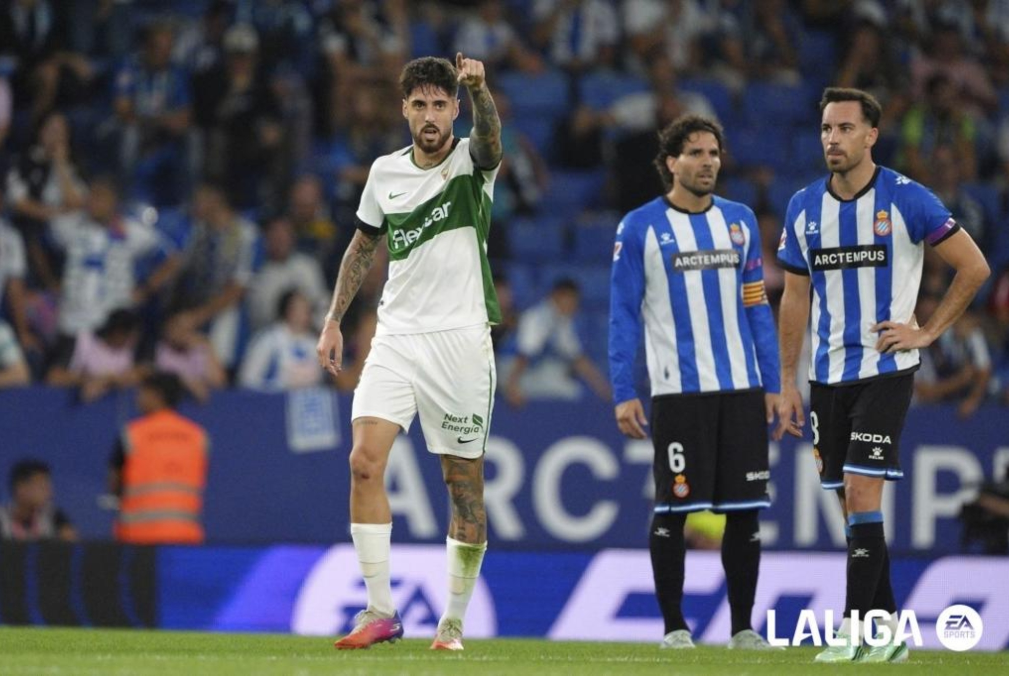 Fer Niño celebra uno de los dos goles que marcó. LALIGA