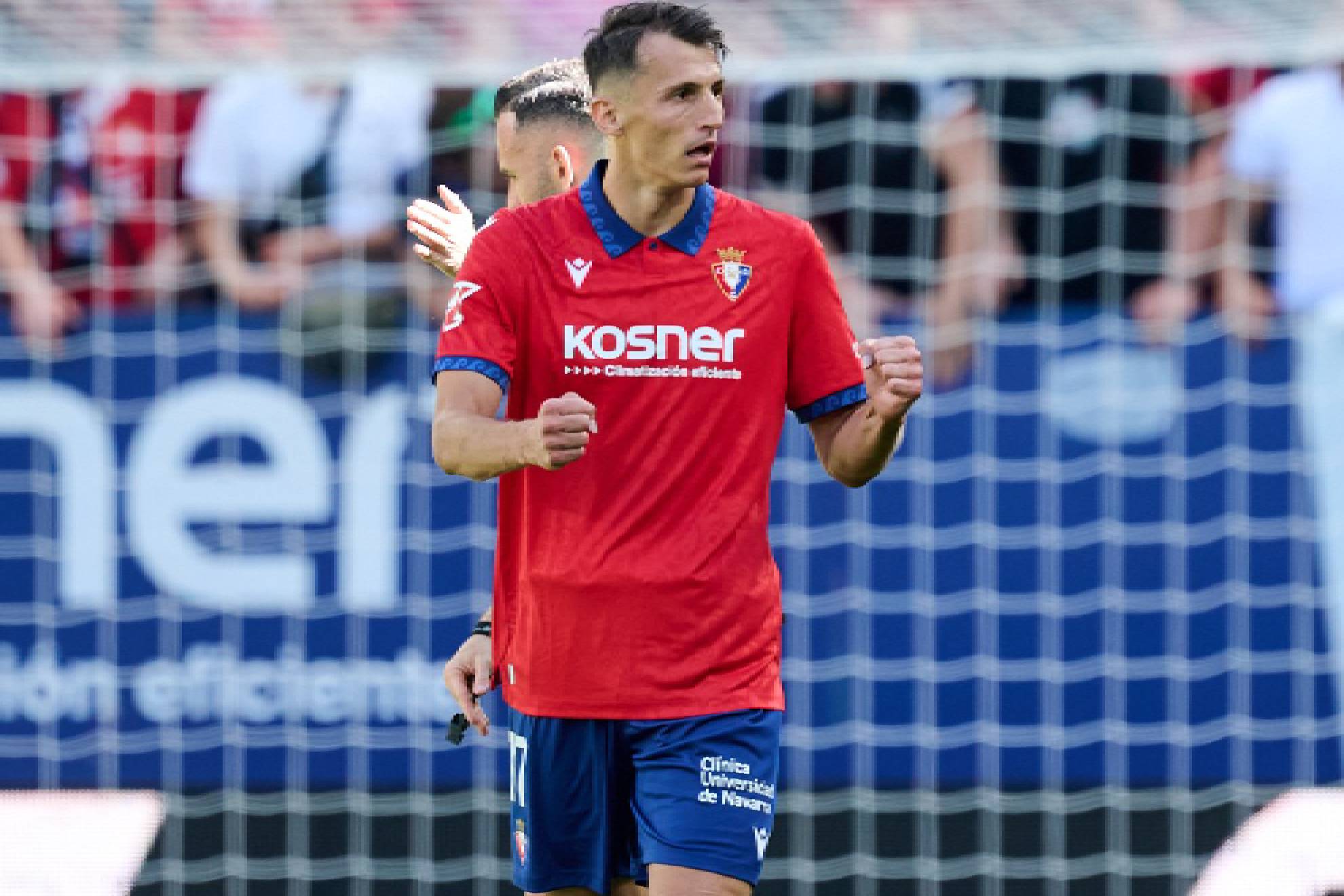 Budimir celebró como se merece su gol número 100 con Osasuna