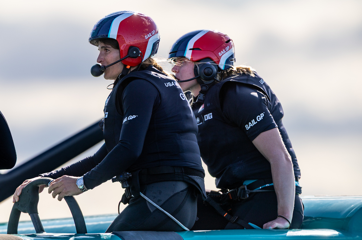 Martine Grael, a los mandos de EE.UU., junto a Anna Weis compitiendo en Ginebra. Felix Diemer / SailGP