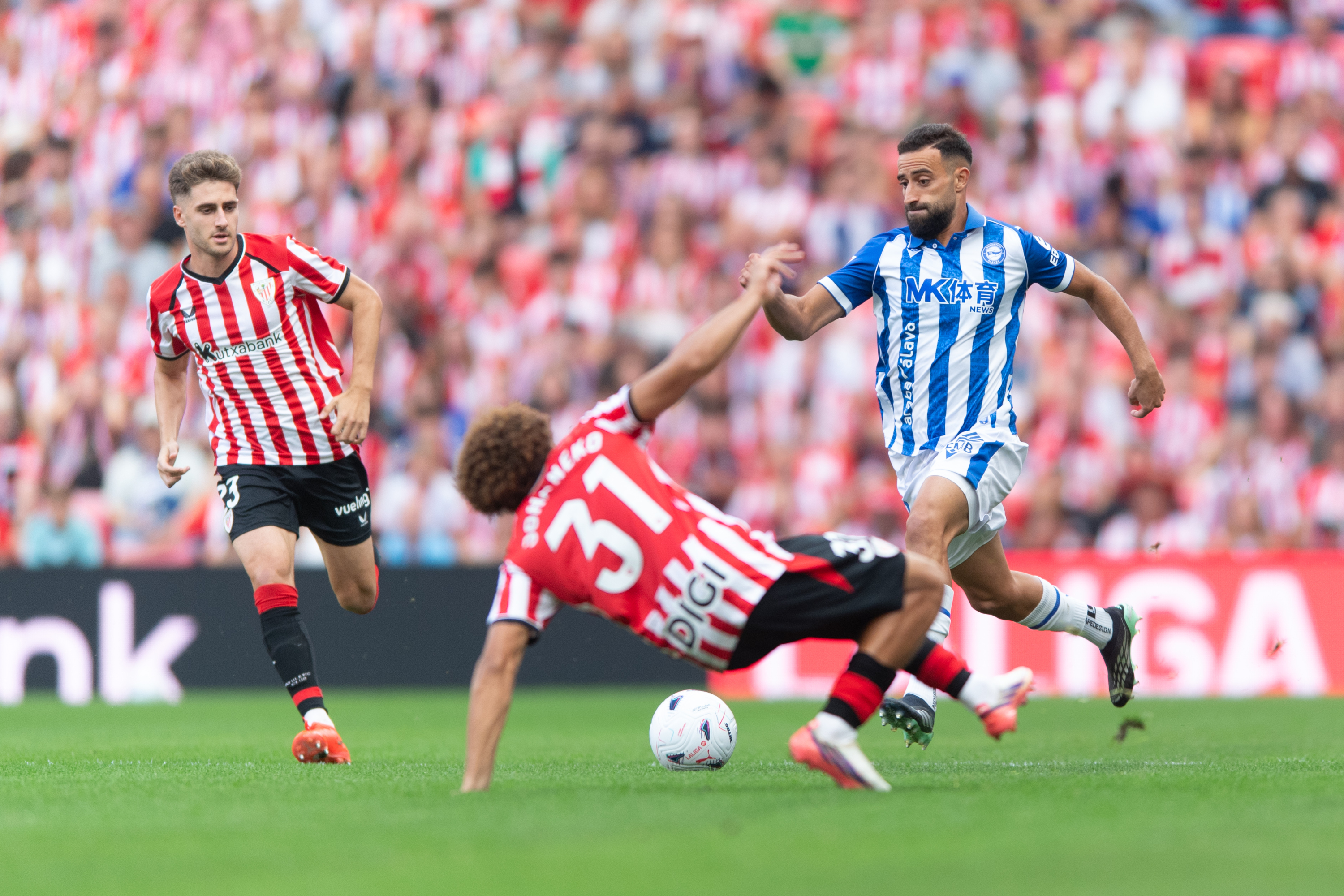 Johaneko, en una acción del partido.