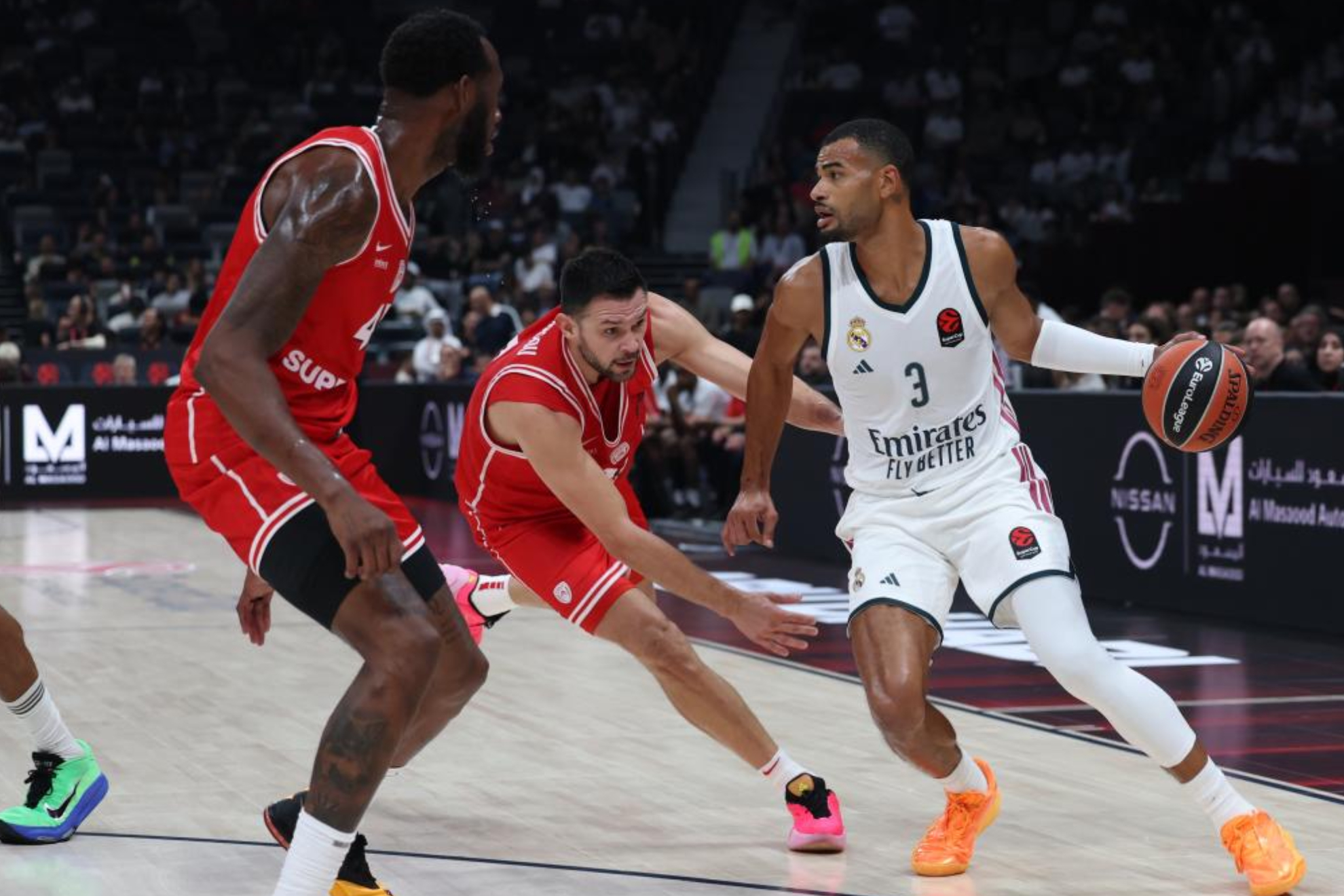 Luwawu-Cabarrot en un momento de la final de la SuperCup. EFE.