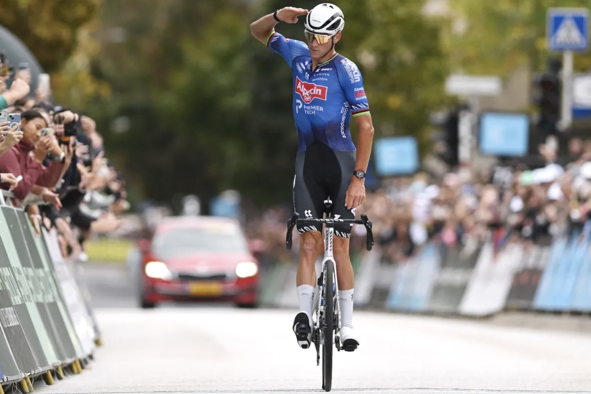 Van der Poel, celebrando el triunfo.