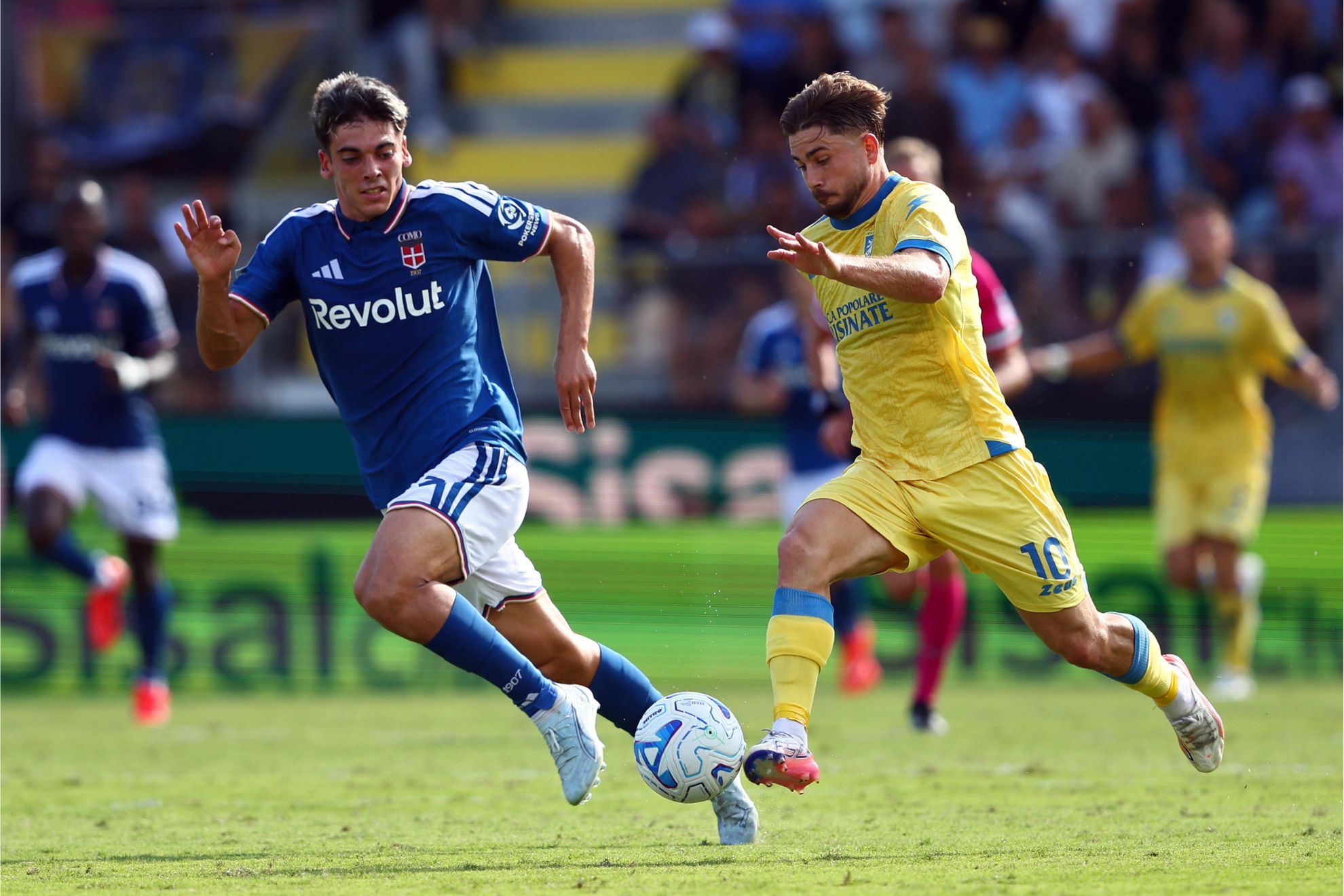 Álex Valle persigue a Romano Schmidt