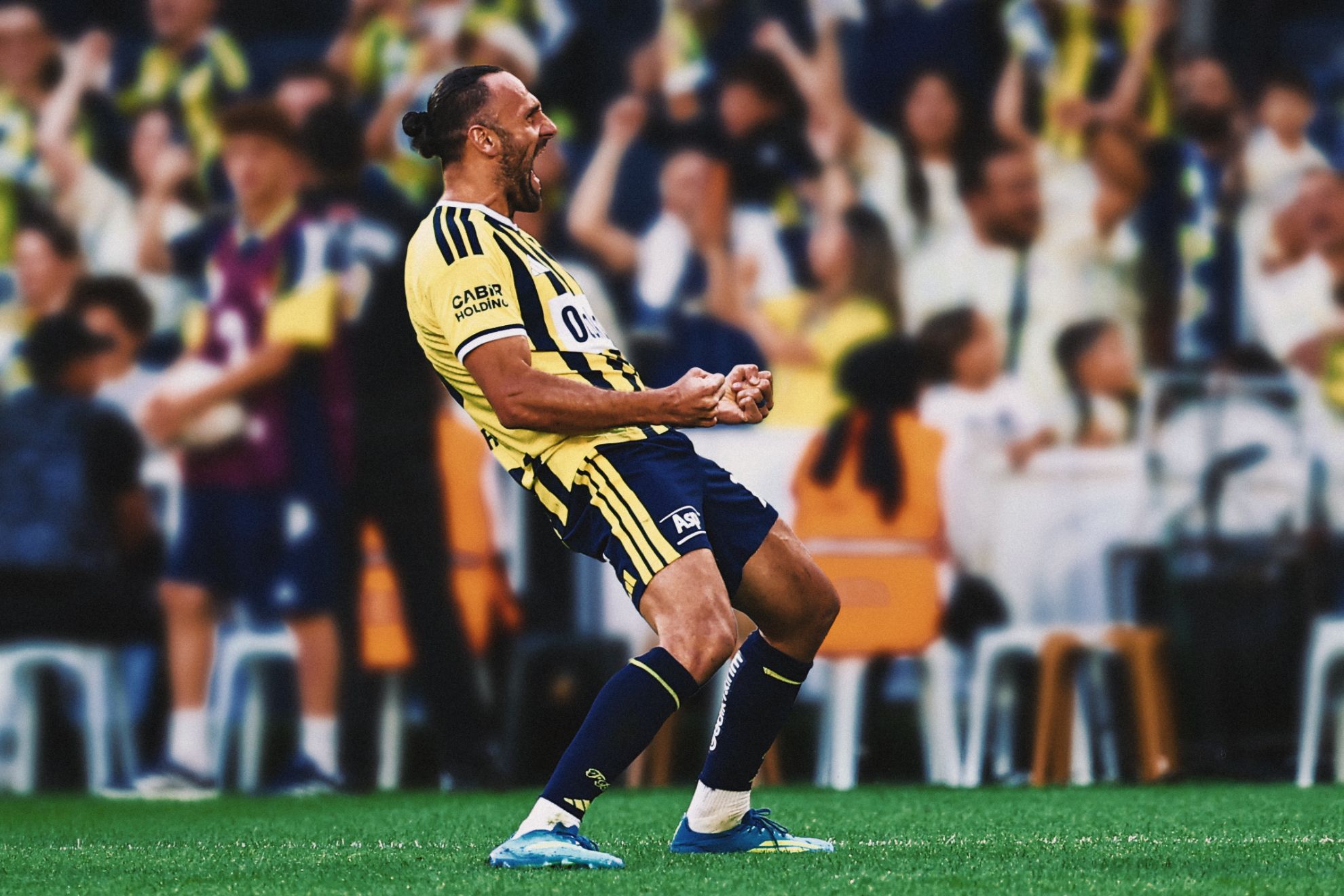 Muriqi celebra uno de sus cuatro goles @Fenerbahce