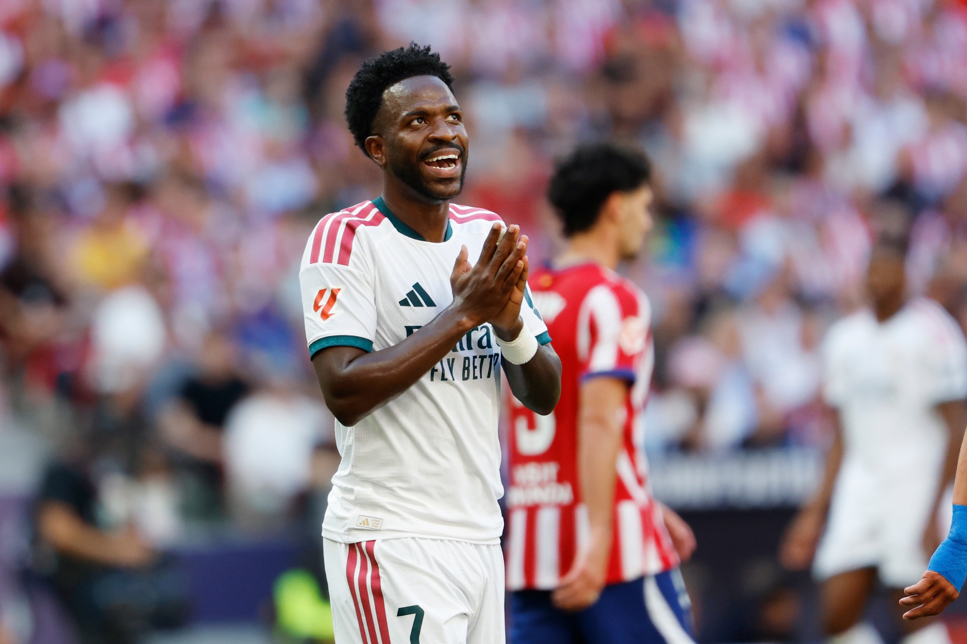 Vinicius se lamenta durante el partido ante el Atlético. CHEMA REY