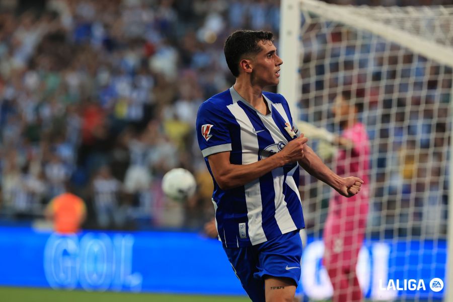 Villares, celebrando su primer gol en Primera LALIGA