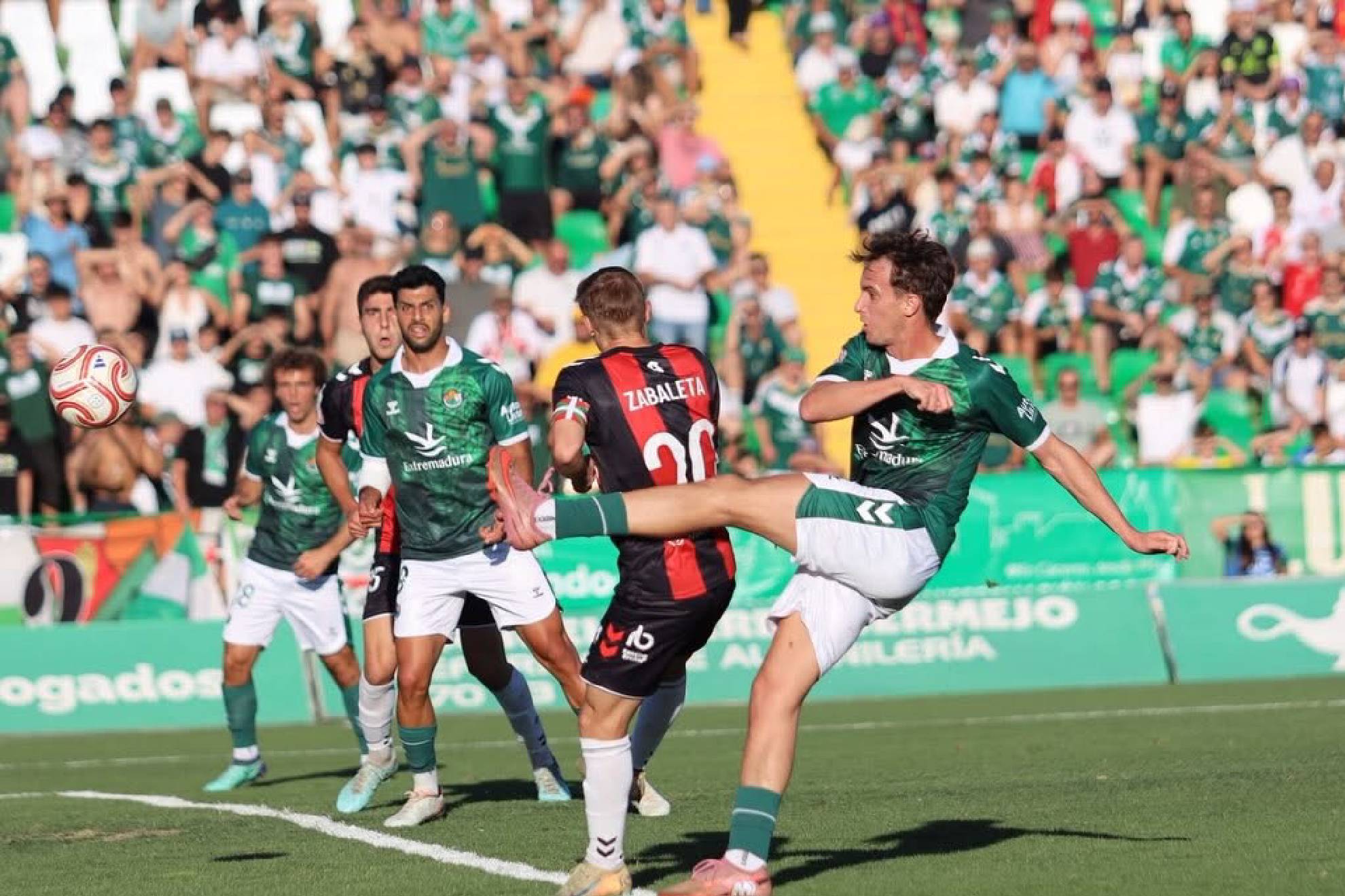 El Cacereño se impuso con autoridad a un débil Arenas