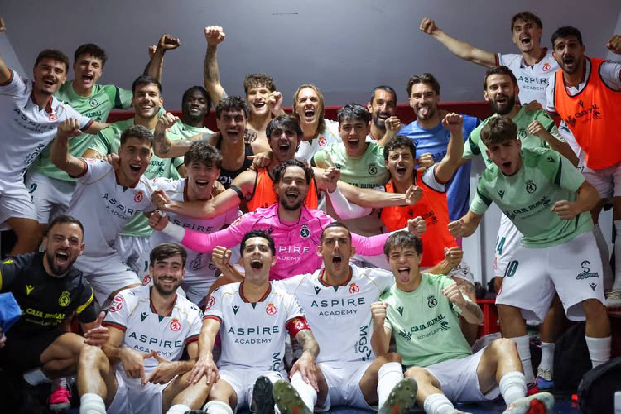 El vestuario de la Cultural fue una fiesta tras un triunfo de oro
