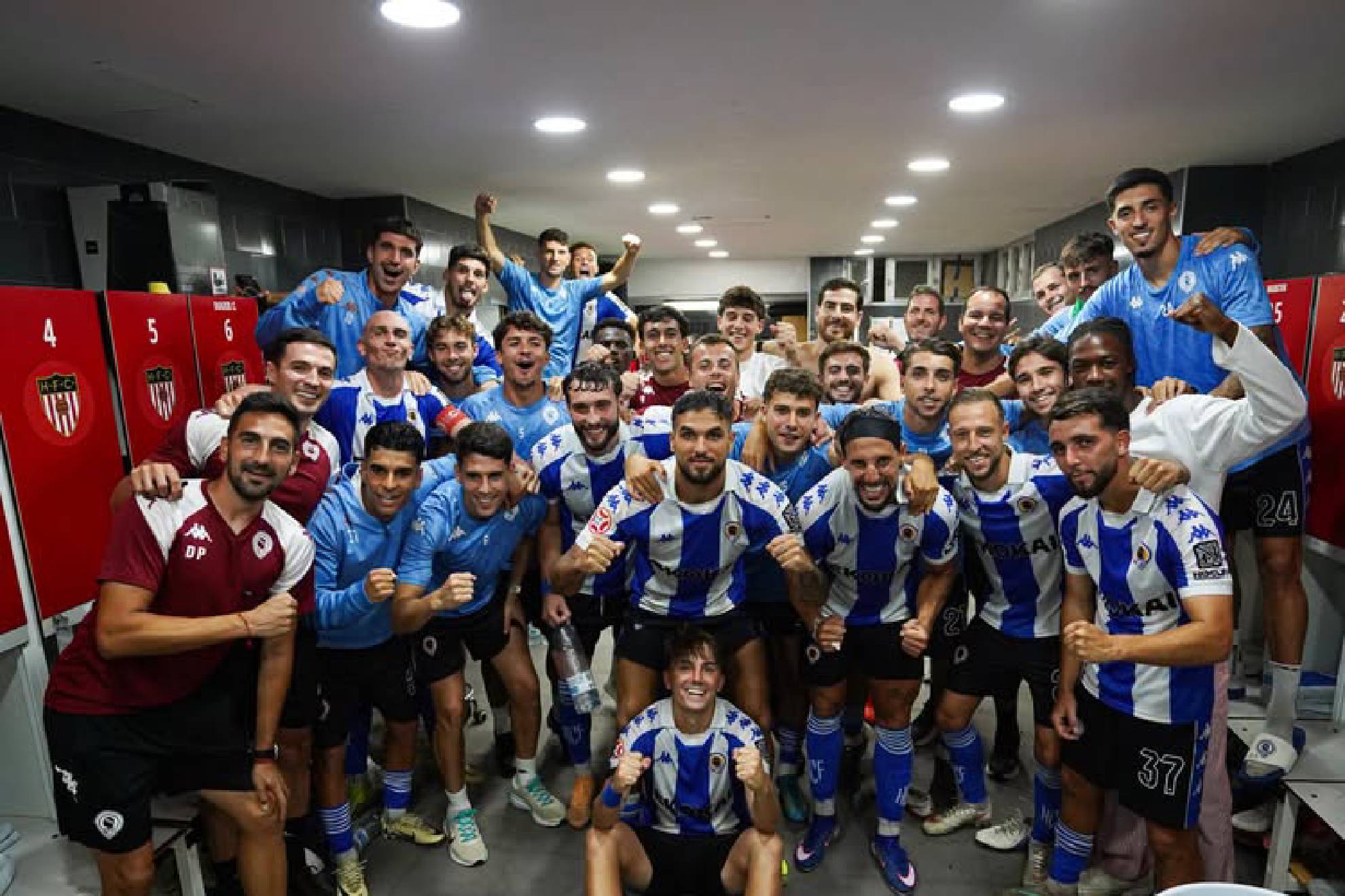 El vestuario del Hércules celebró el gol de Samu que valió el triunfo