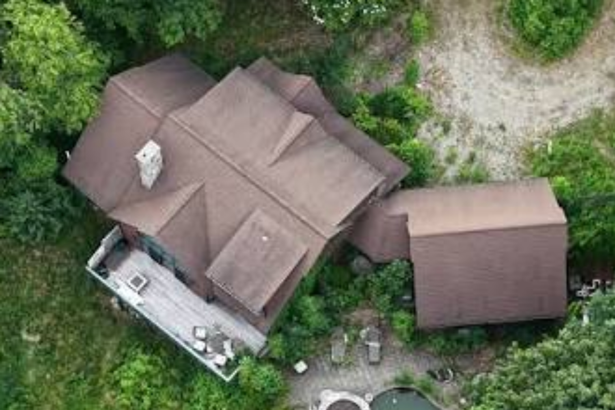 Vista de dron de la casa subastada