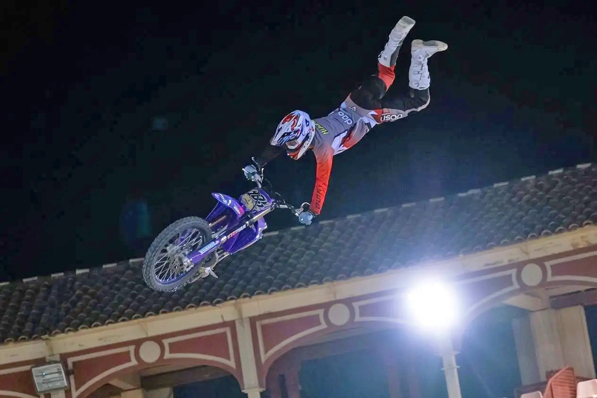 El Freestyle de Lucena reunió a cinco especialistas de FMX en el Coso de los Donceles. David Ramírez / Lucena Hoy