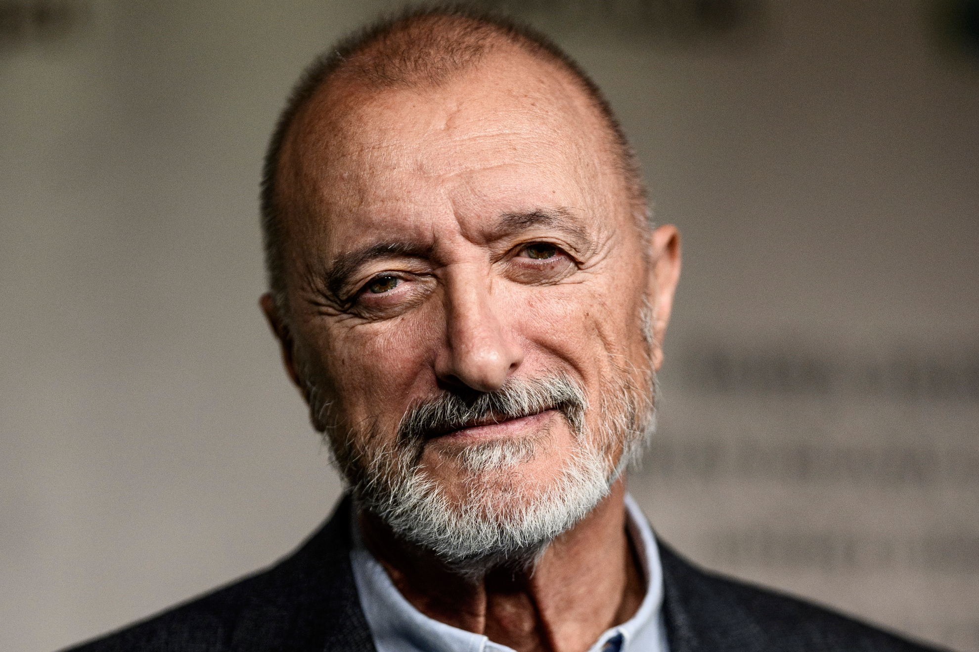 Arturo Perez-Reverte. Juan Naharro Gimenez
