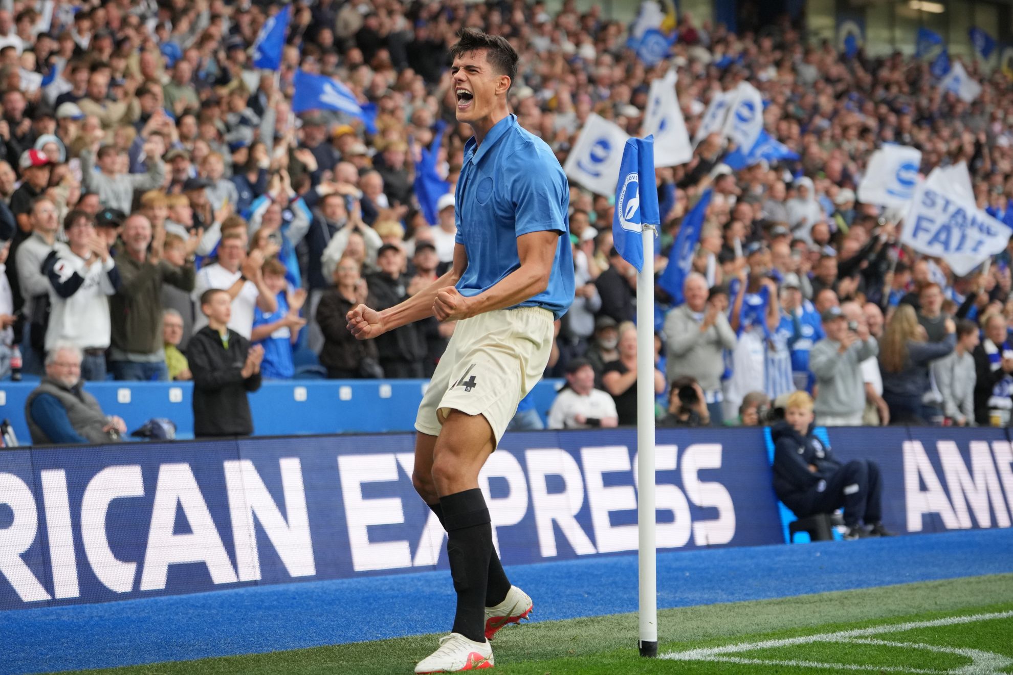 Chema Andrés, celebrando su gol contra el Arsenal