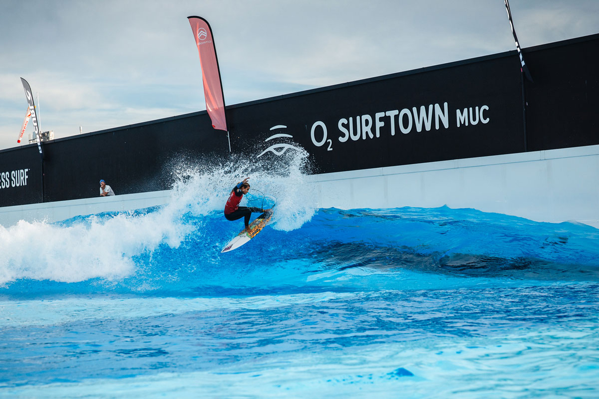 Vida Mendonça se proclamó campeona europea Sub-14 del Rip Curl GromSearch. Surfgirlmag